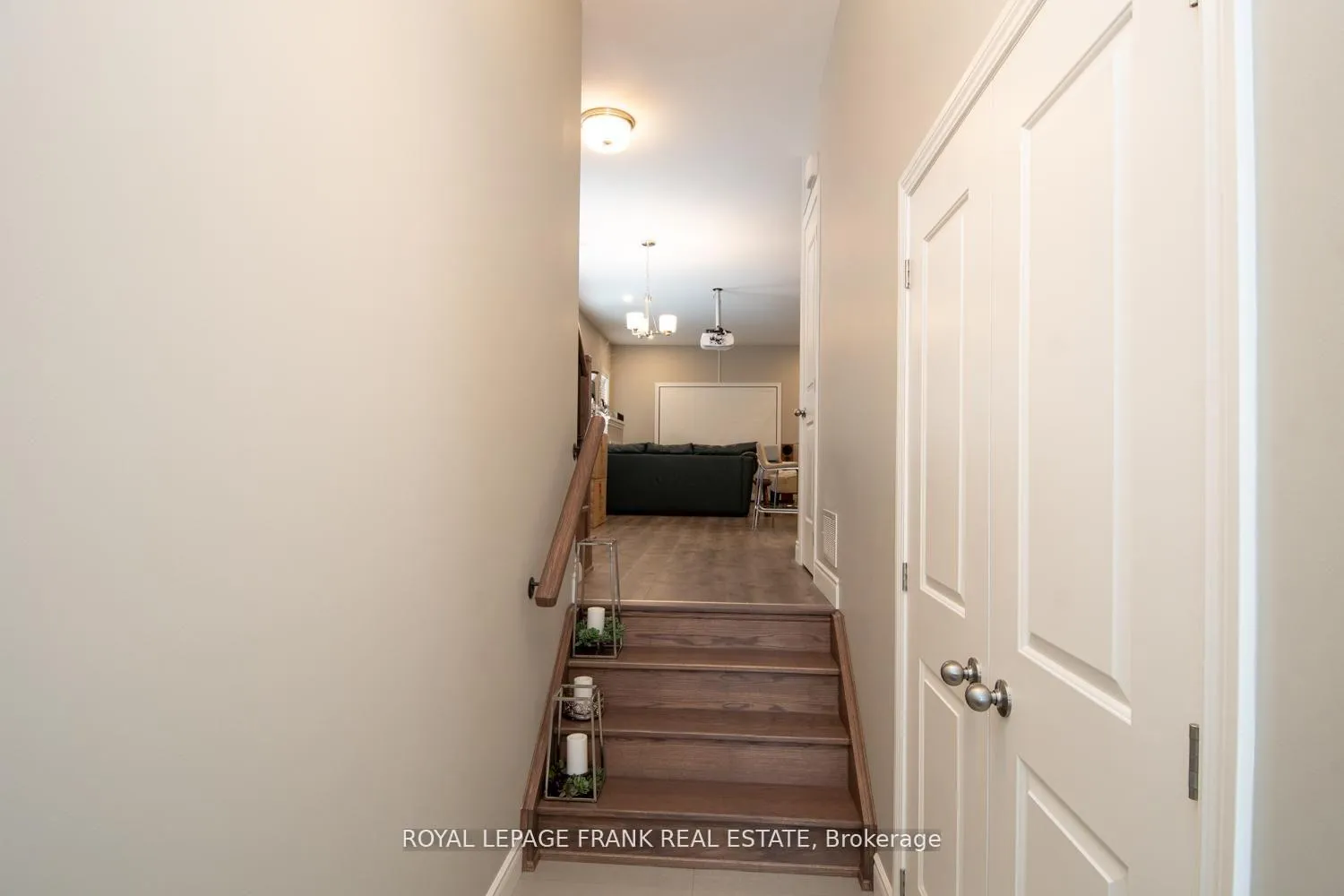 Photo 5 of 58 Vipond Road, Whitby, Brooklin — HOMEH