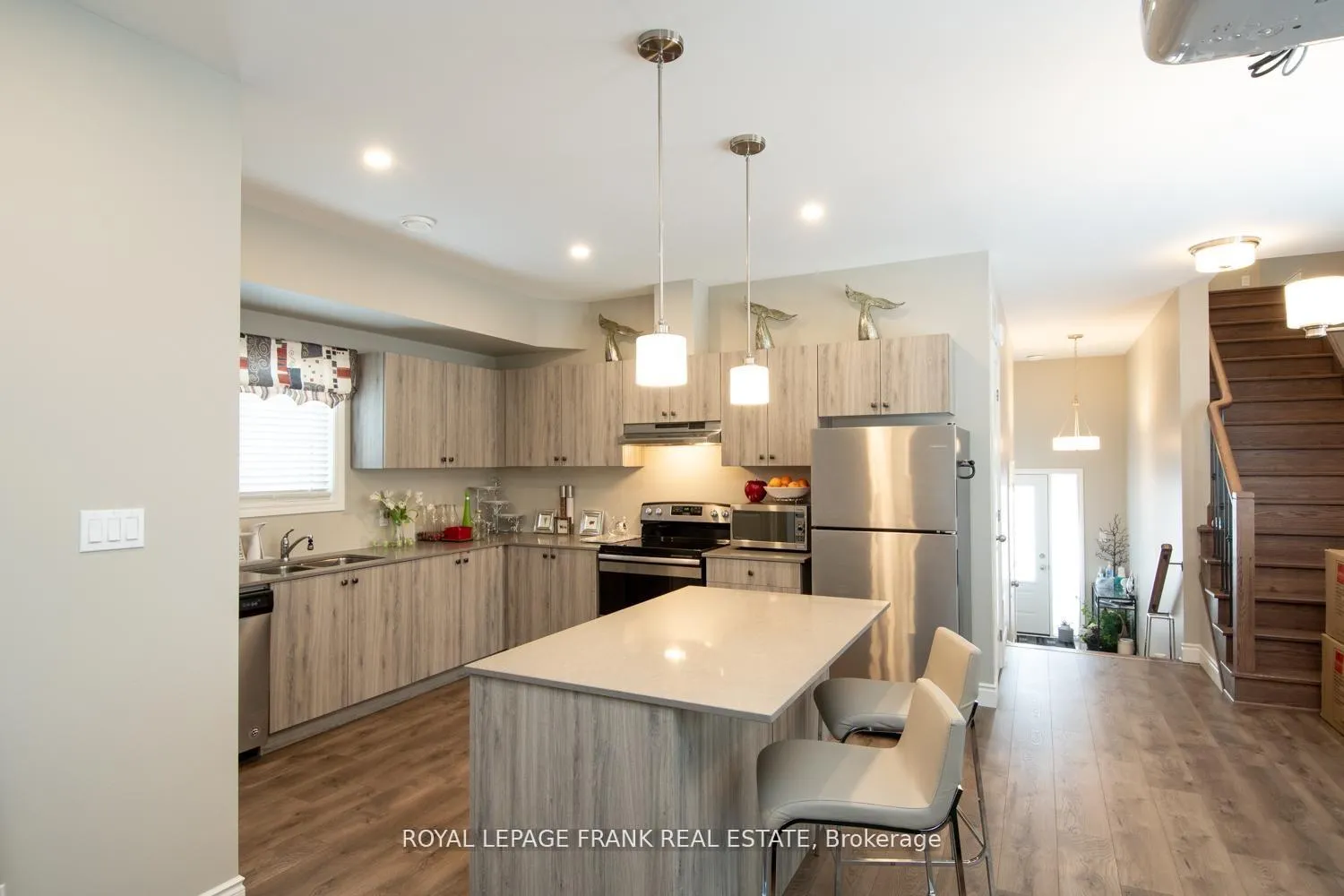 Photo 7 of 58 Vipond Road, Whitby, Brooklin — HOMEH