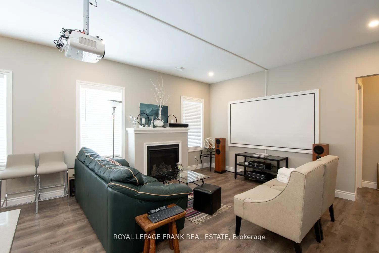 Photo 8 of 58 Vipond Road, Whitby, Brooklin — HOMEH