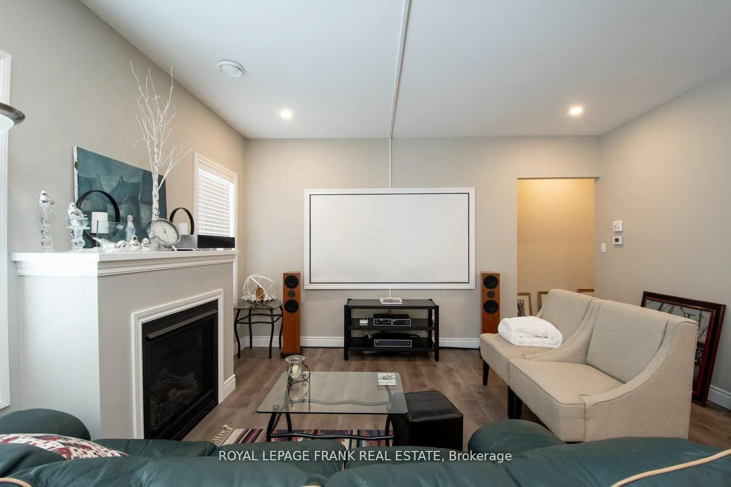 Photo 9 of 58 Vipond Road, Whitby, Brooklin — HOMEH