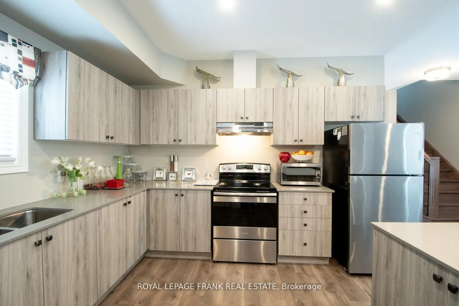 Photo 16 of 58 Vipond Road, Whitby, Brooklin — HOMEH