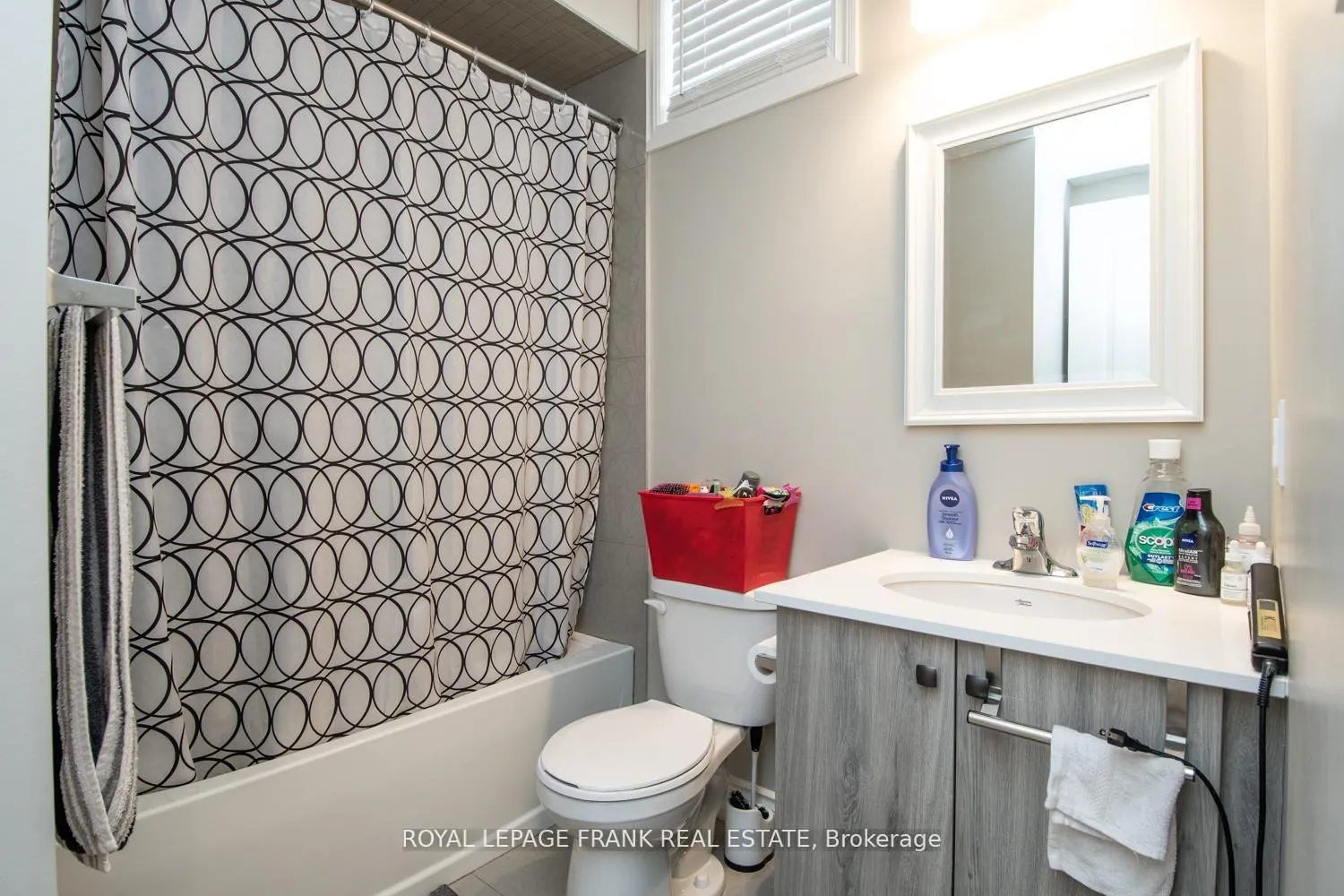 Photo 17 of 58 Vipond Road, Whitby, Brooklin — HOMEH