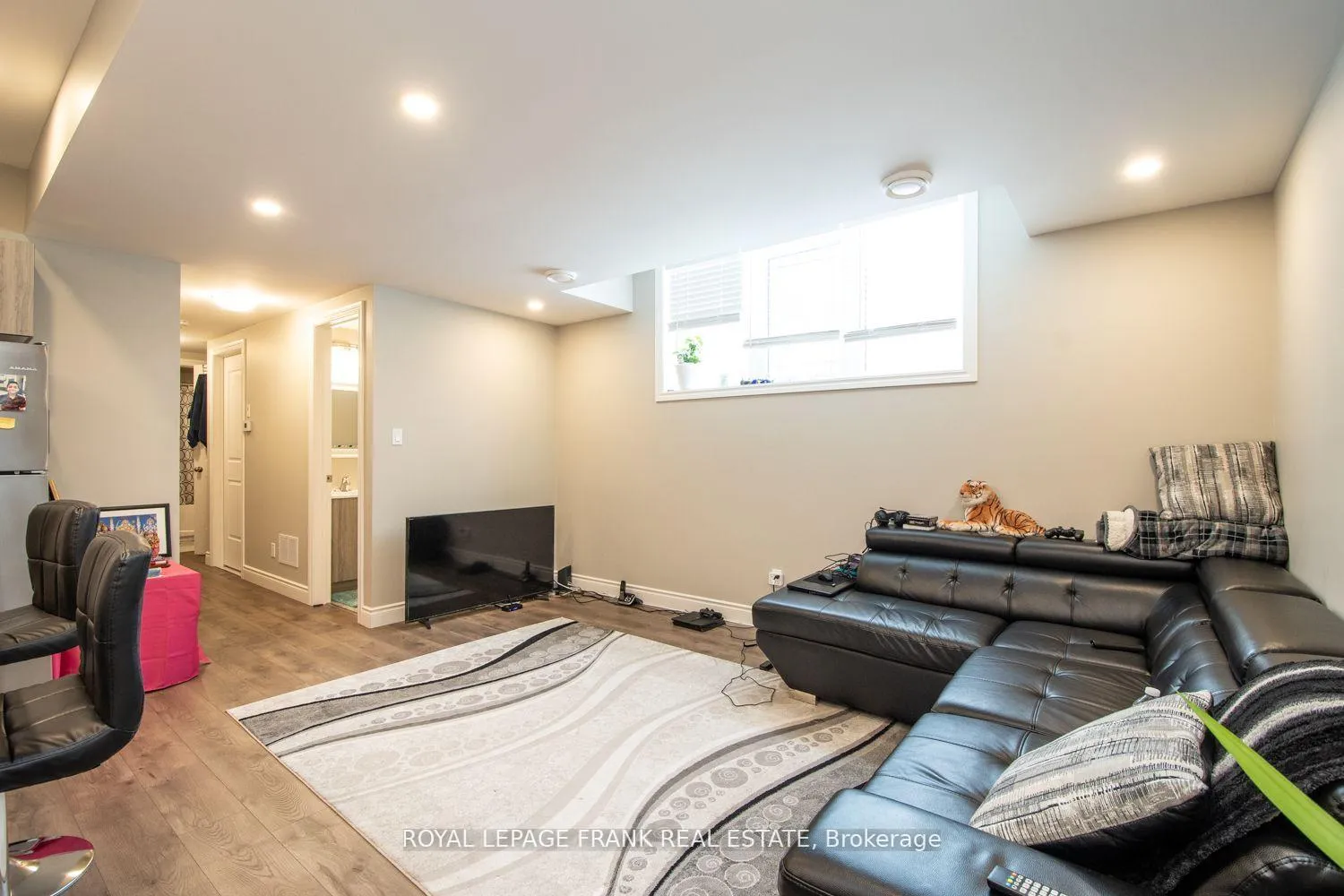 Photo 23 of 58 Vipond Road, Whitby, Brooklin — HOMEH