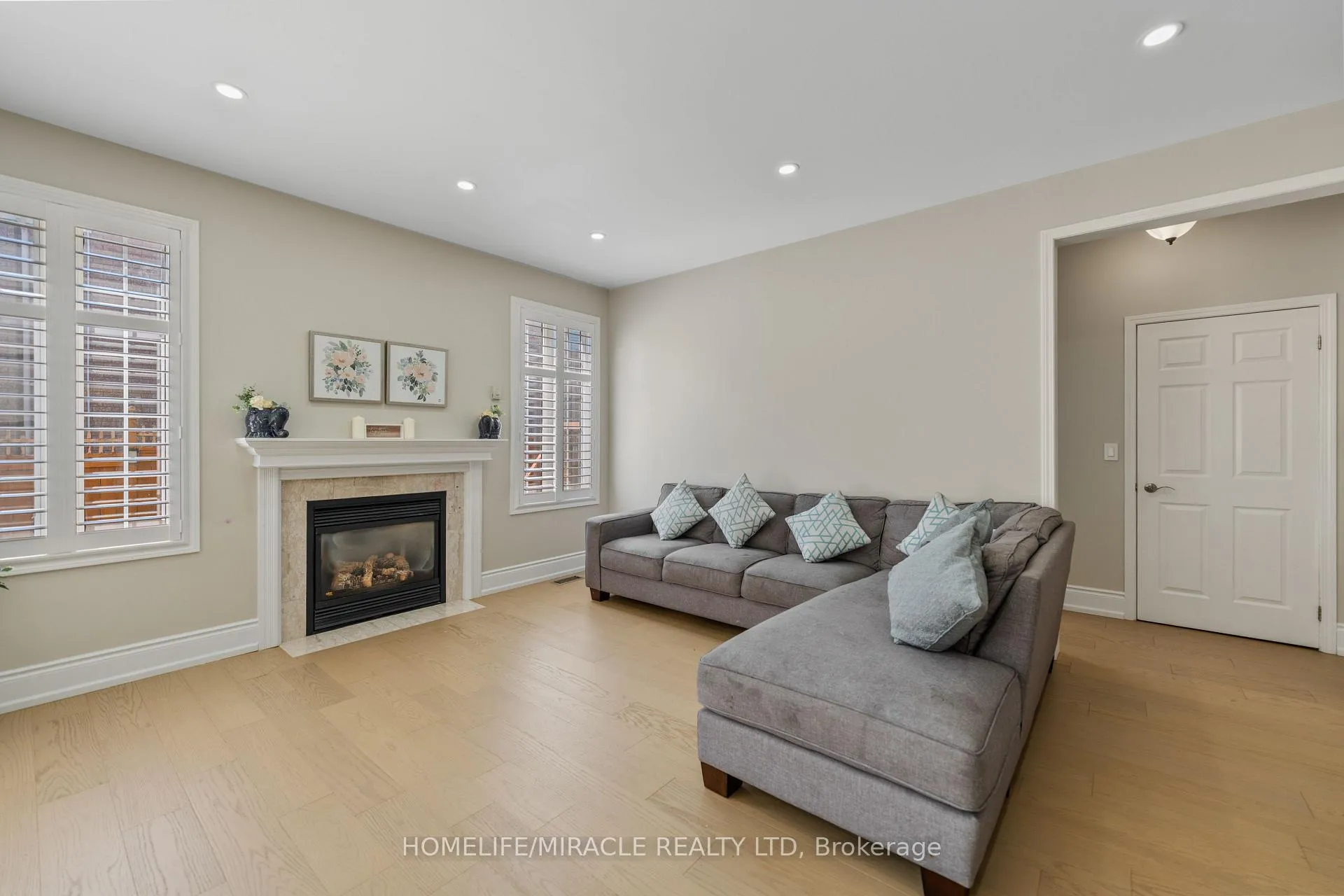 Photo 11 of 1 Vision Way, Brampton, Vales of Castlemore — HOMEH