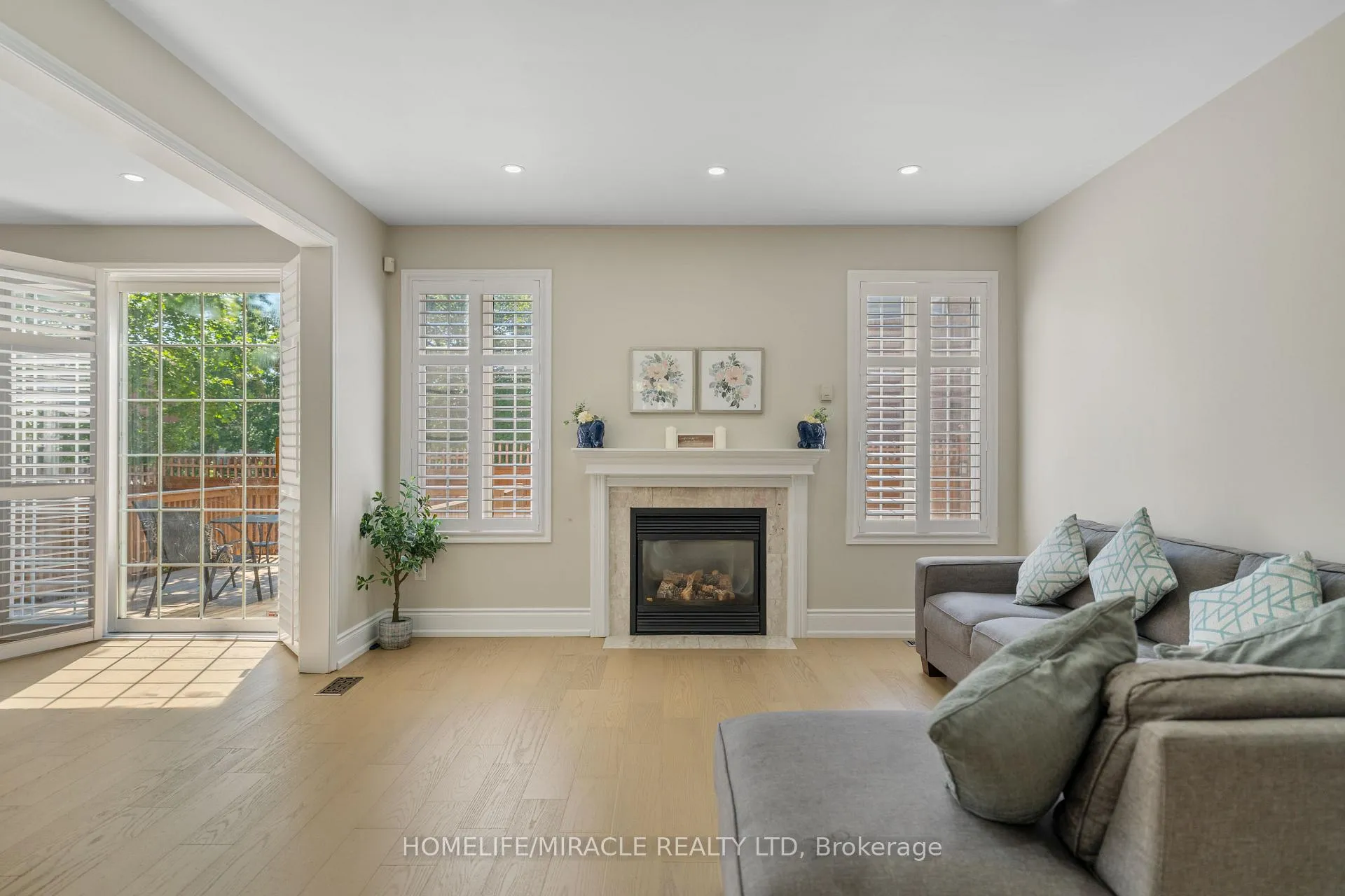 Photo 13 of 1 Vision Way, Brampton, Vales of Castlemore — HOMEH