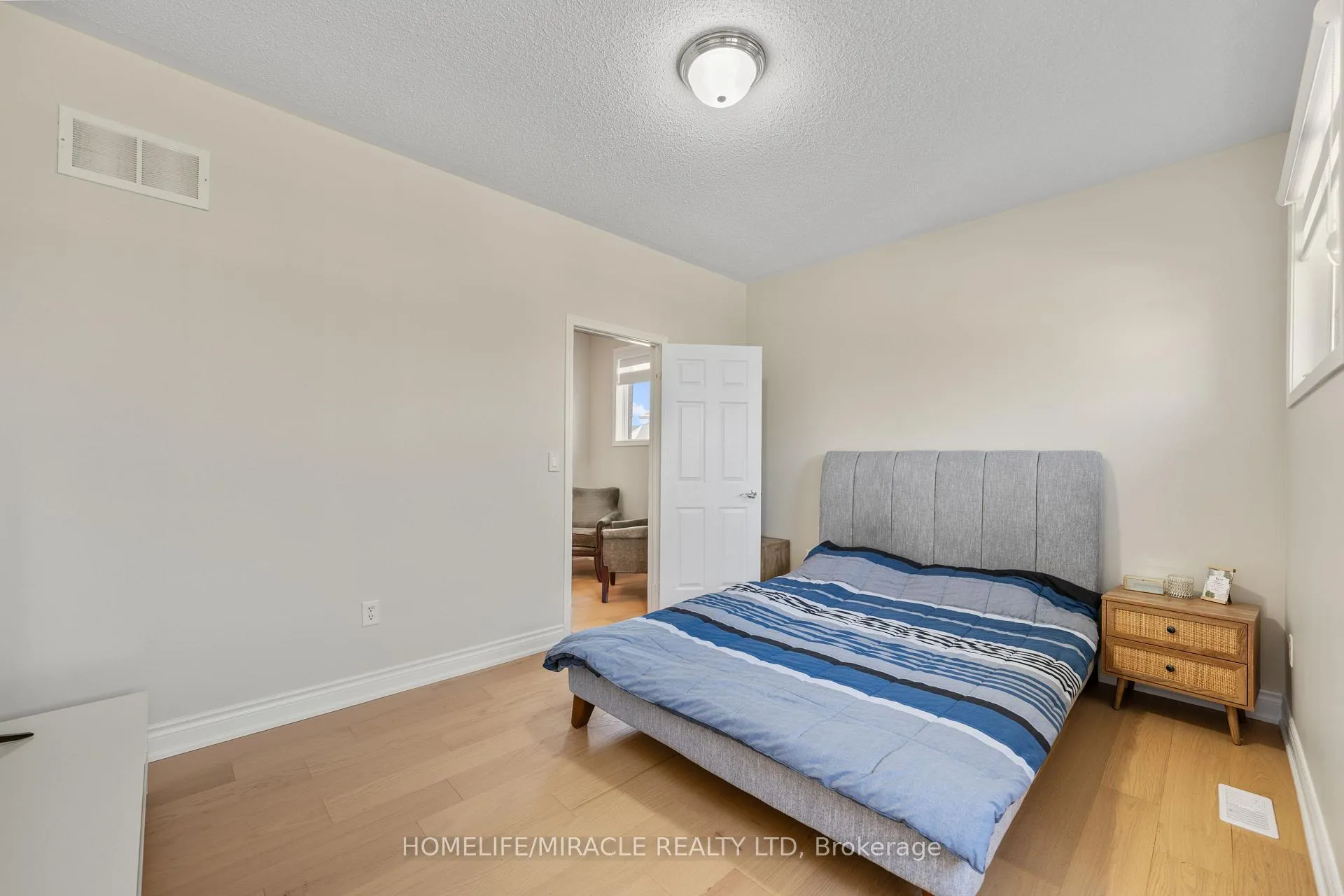 Photo 28 of 1 Vision Way, Brampton, Vales of Castlemore — HOMEH