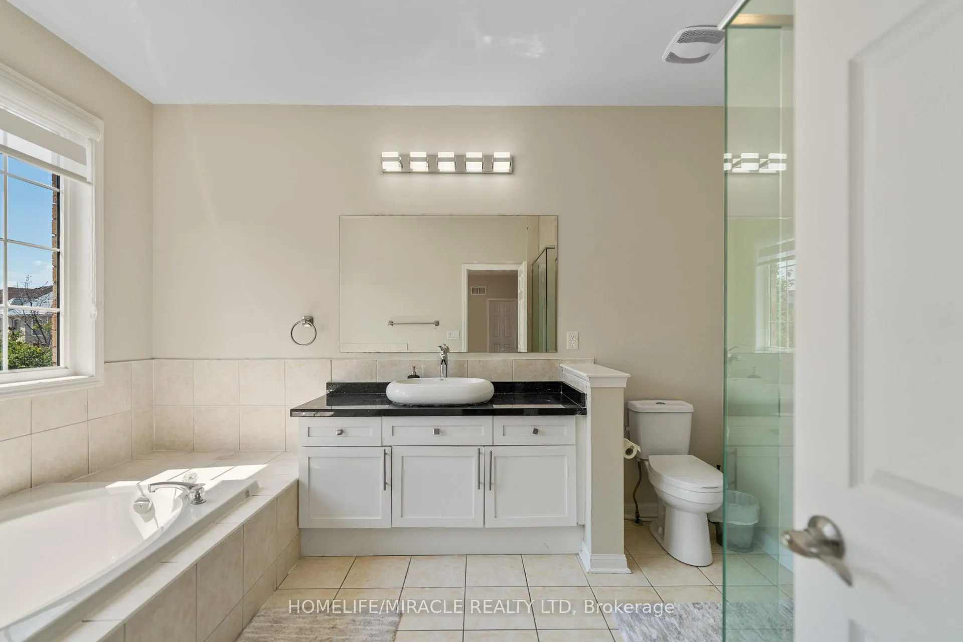 Photo 35 of 1 Vision Way, Brampton, Vales of Castlemore — HOMEH