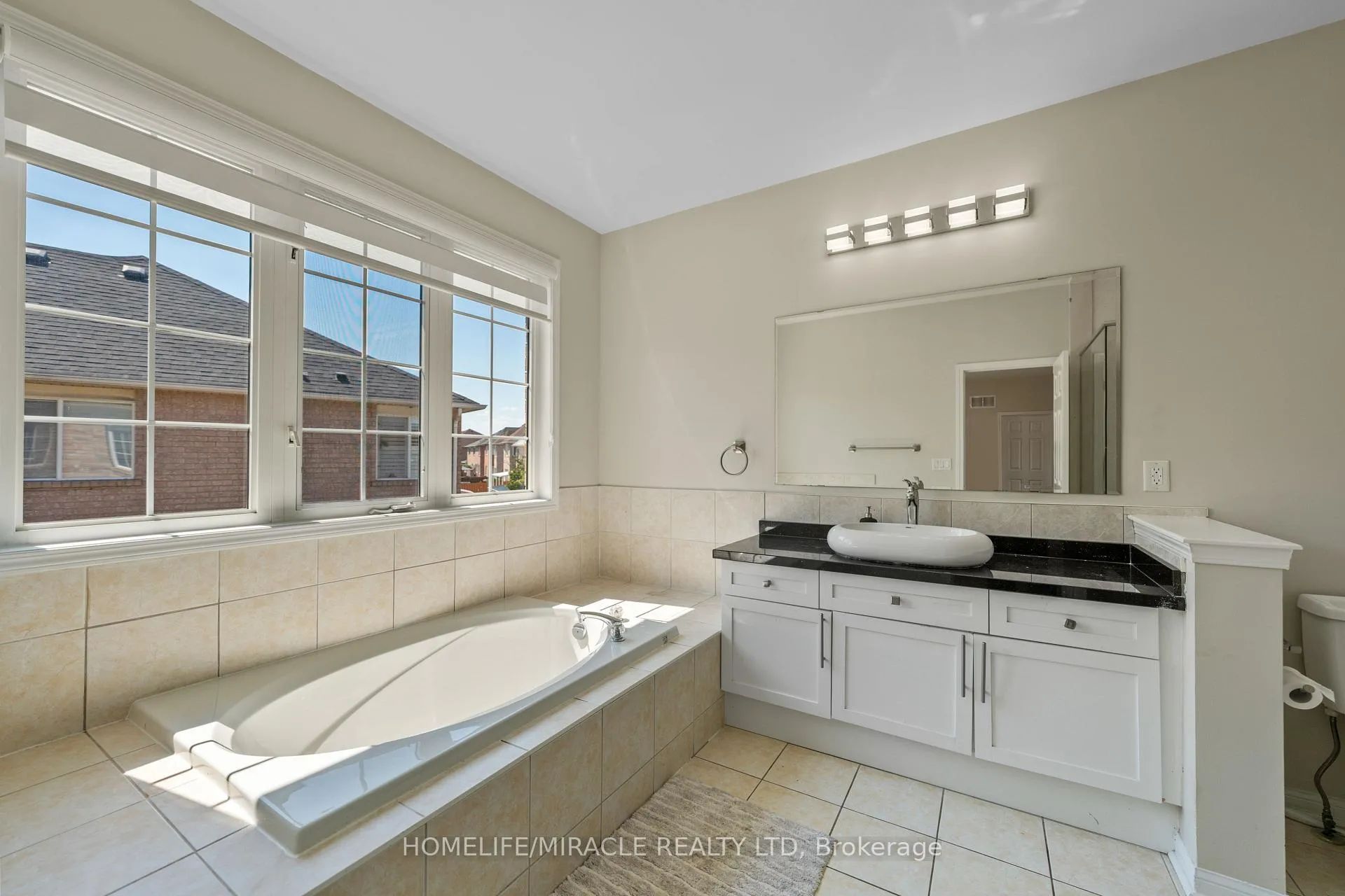 Photo 36 of 1 Vision Way, Brampton, Vales of Castlemore — HOMEH