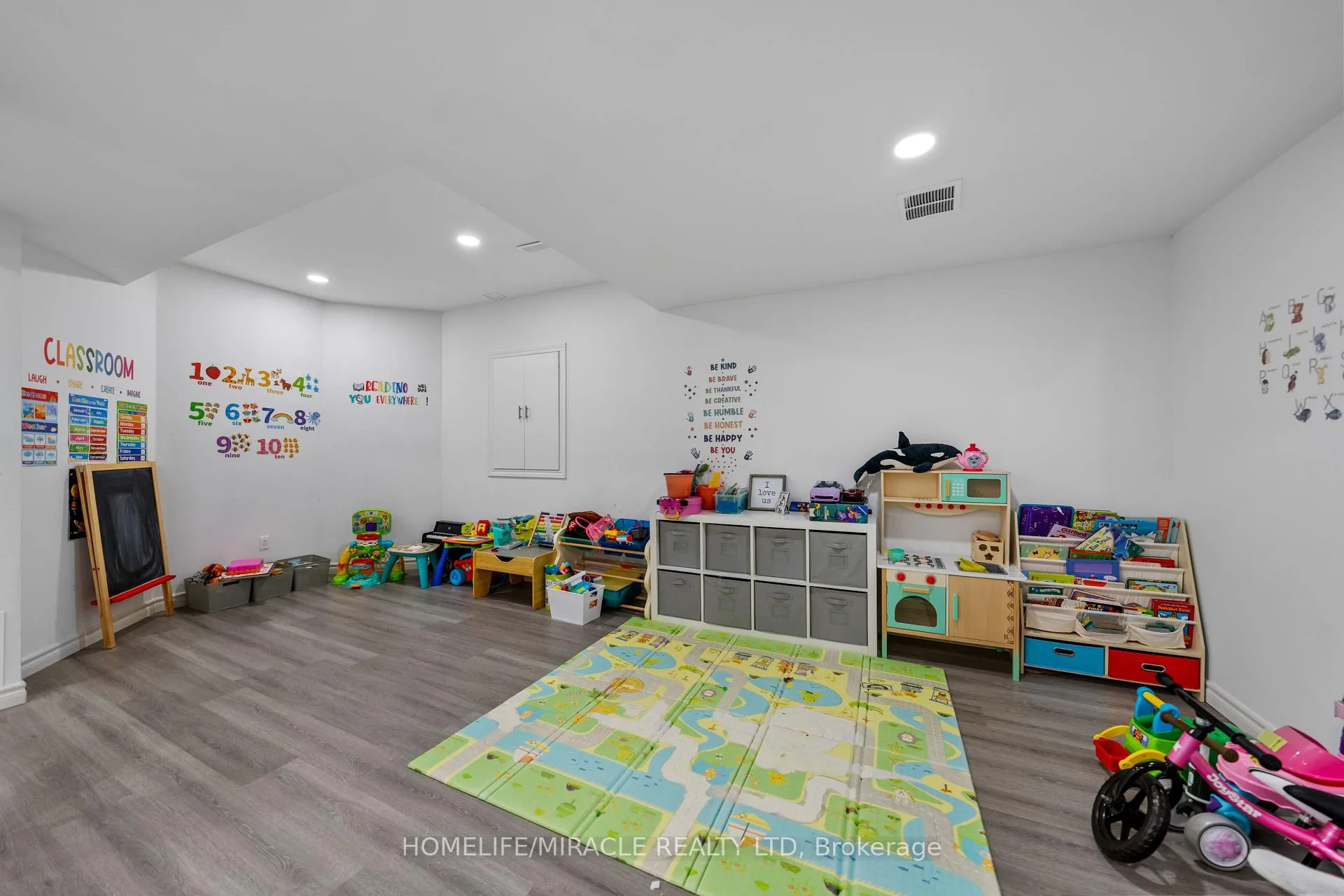 Photo 46 of 1 Vision Way, Brampton, Vales of Castlemore — HOMEH