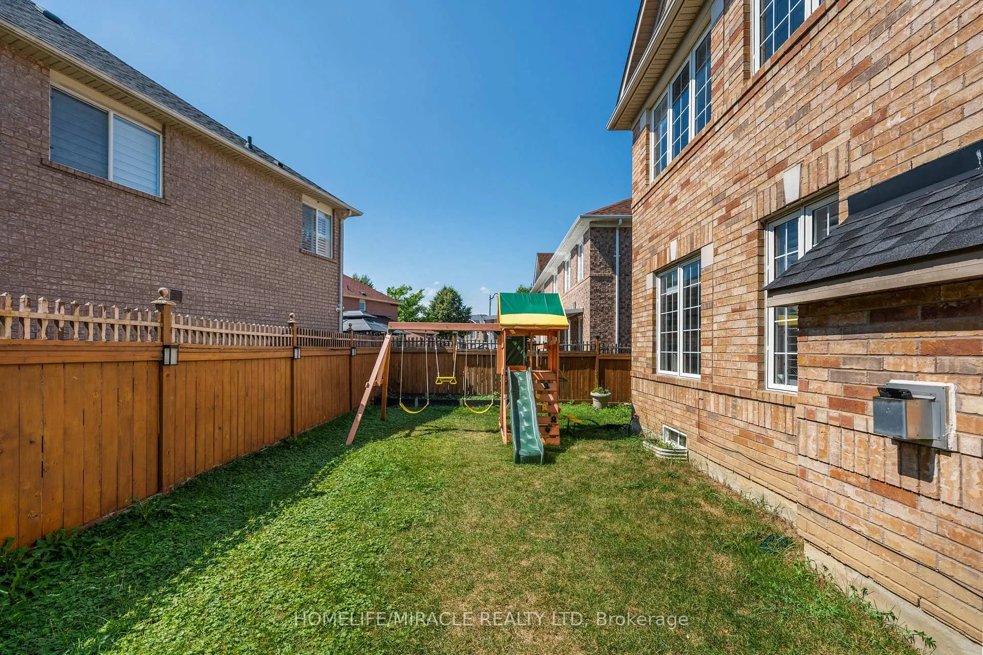 Photo 49 of 1 Vision Way, Brampton, Vales of Castlemore — HOMEH