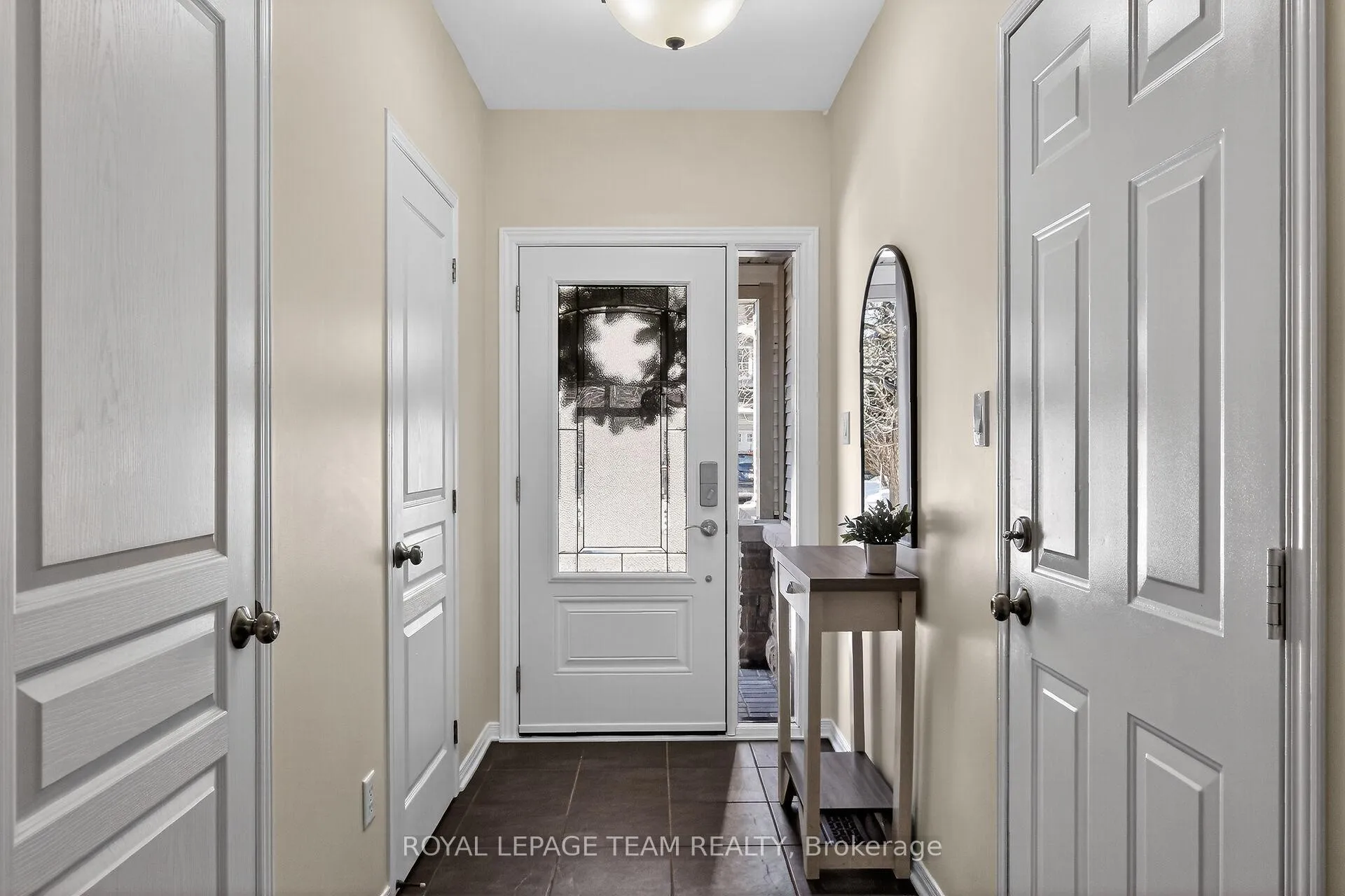 Photo 3 of 19 Goldthorpe Private, Ottawa, Barrhaven - Stonebridge — HOMEH