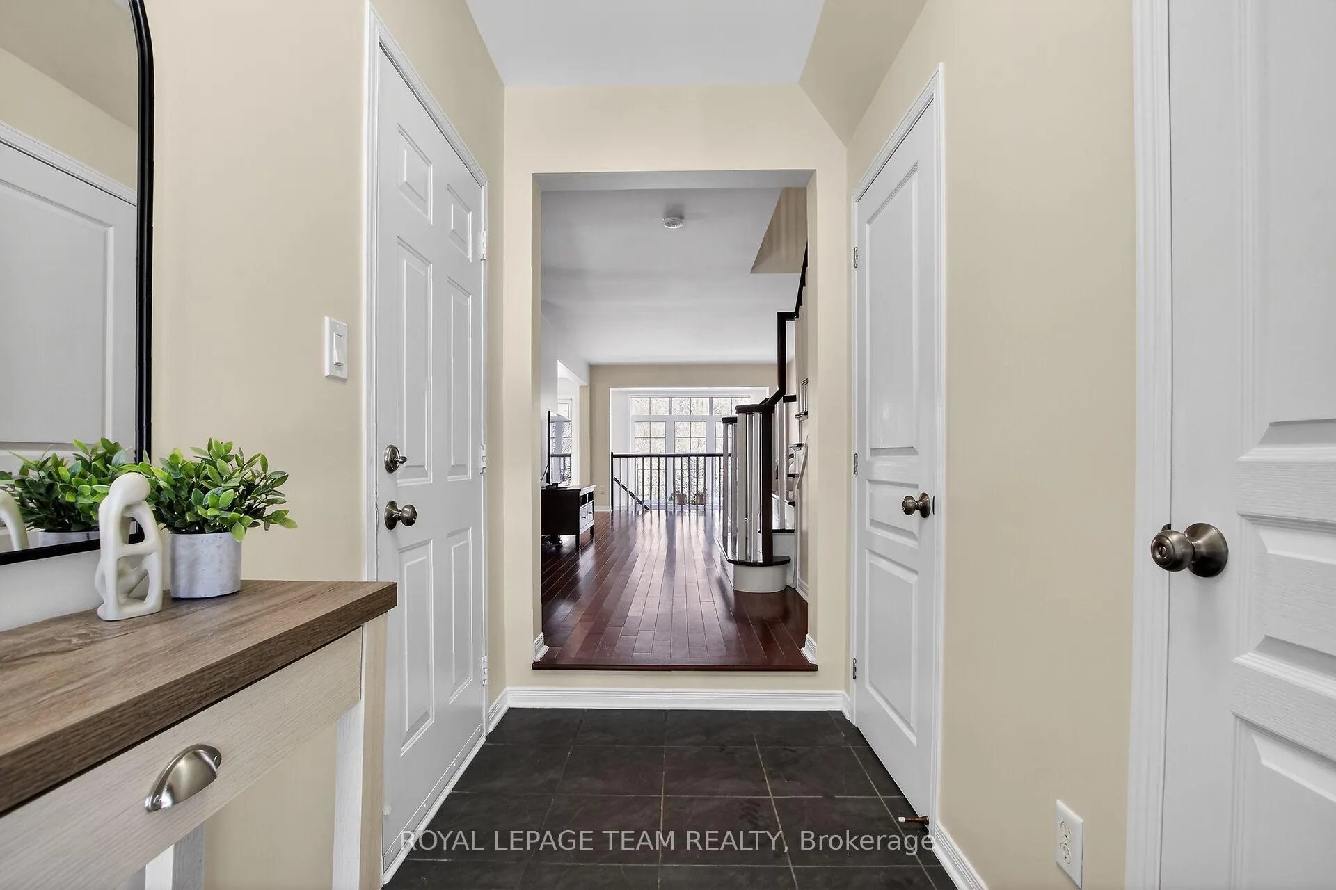 Photo 4 of 19 Goldthorpe Private, Ottawa, Barrhaven - Stonebridge — HOMEH