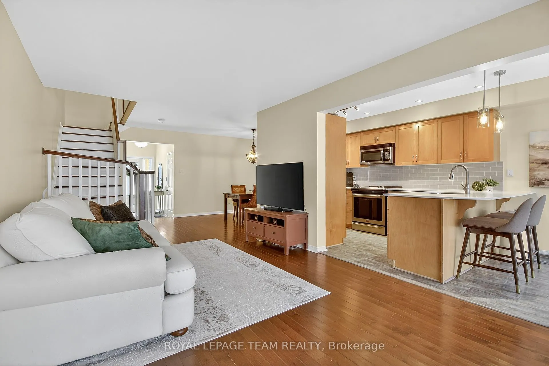 Photo 8 of 19 Goldthorpe Private, Ottawa, Barrhaven - Stonebridge — HOMEH