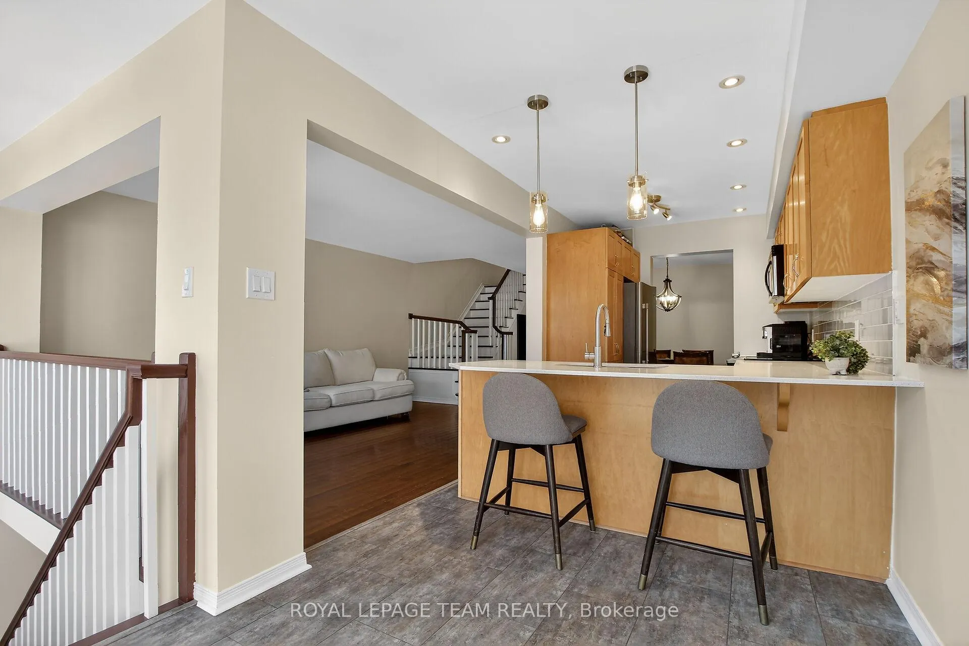 Photo 10 of 19 Goldthorpe Private, Ottawa, Barrhaven - Stonebridge — HOMEH