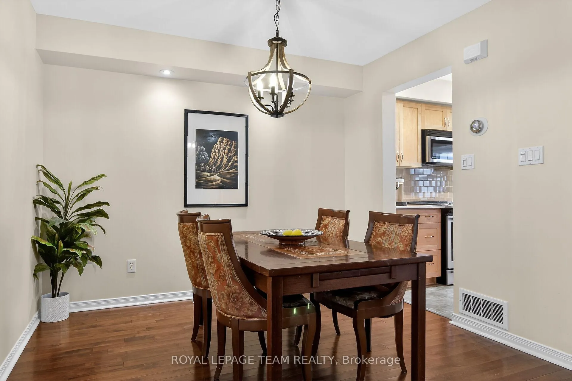 Photo 15 of 19 Goldthorpe Private, Ottawa, Barrhaven - Stonebridge — HOMEH