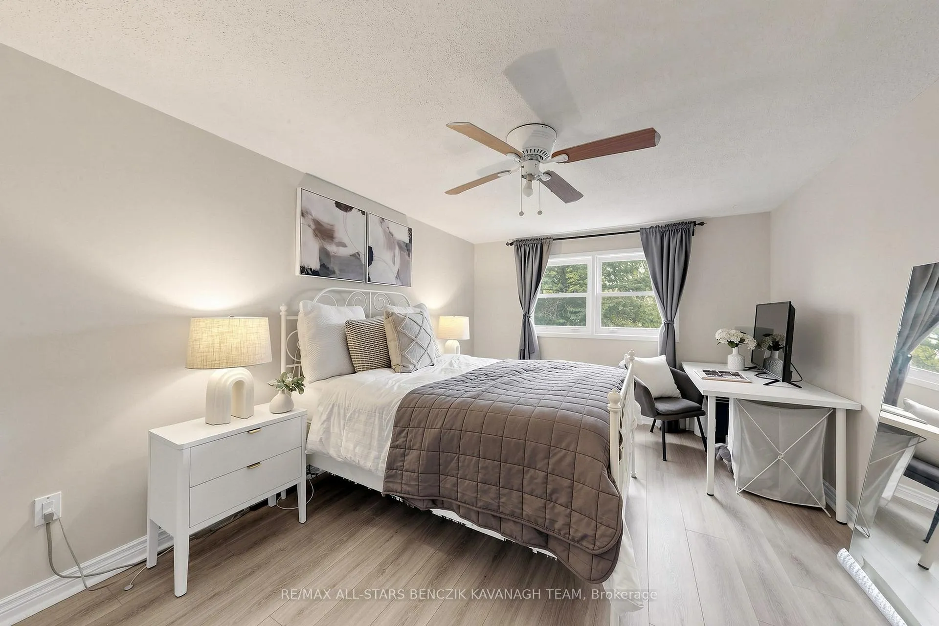 Photo 15 of 215 Fincham Avenue, Markham, Markham Village — HOMEH