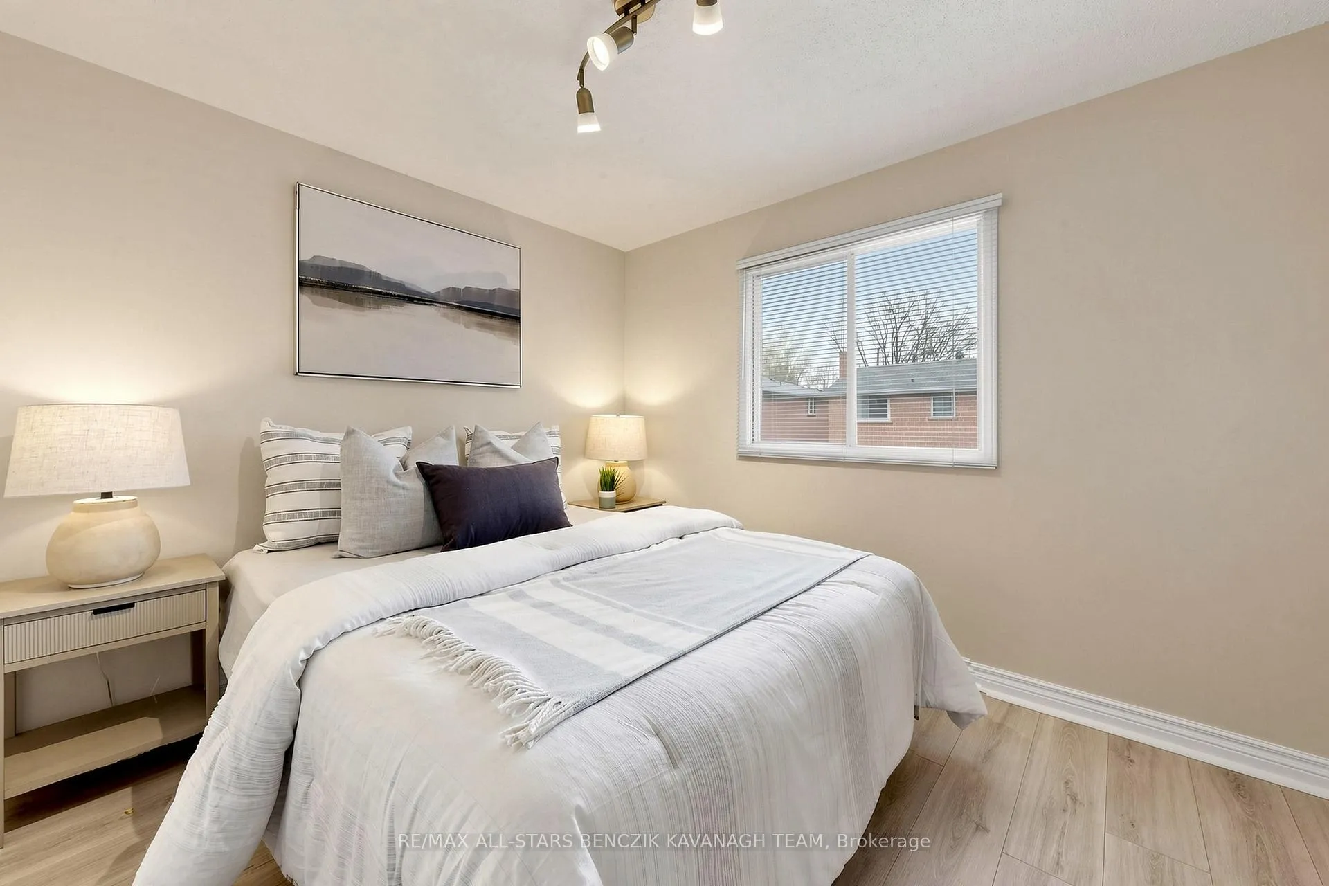 Photo 17 of 215 Fincham Avenue, Markham, Markham Village — HOMEH