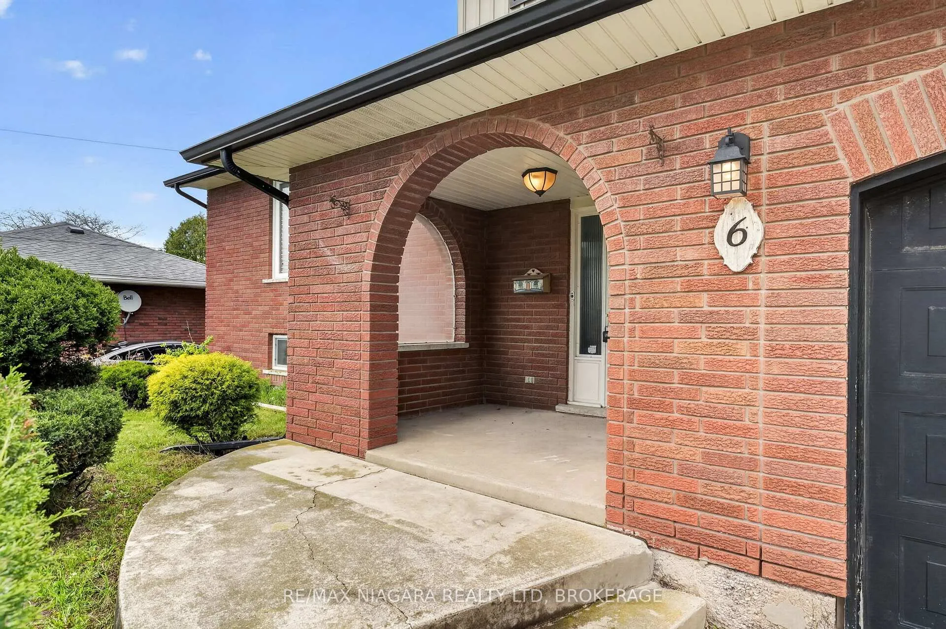 Photo 4 of 6 Collier Road N, Thorold, Thorold Downtown — HOMEH