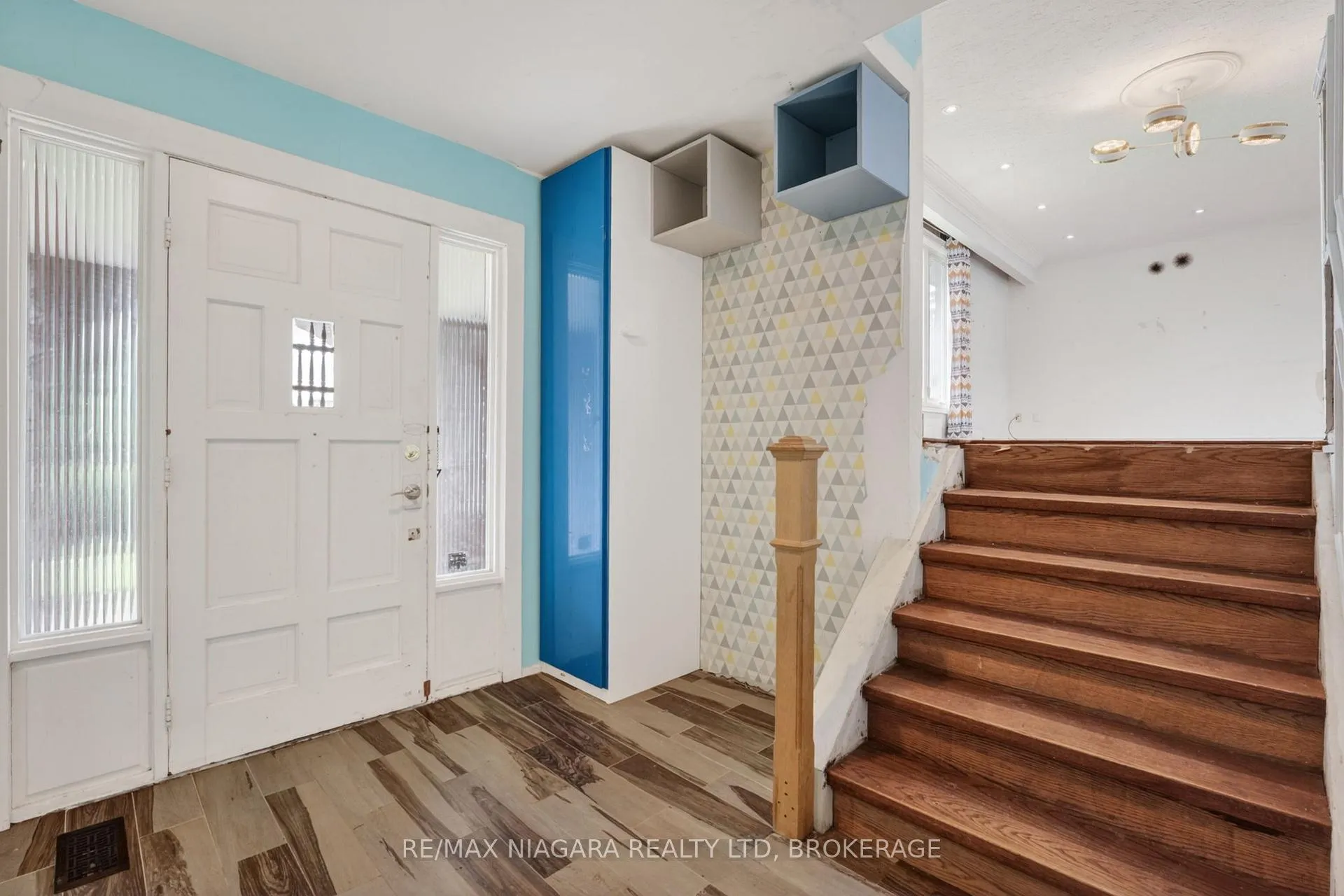 Photo 5 of 6 Collier Road N, Thorold, Thorold Downtown — HOMEH