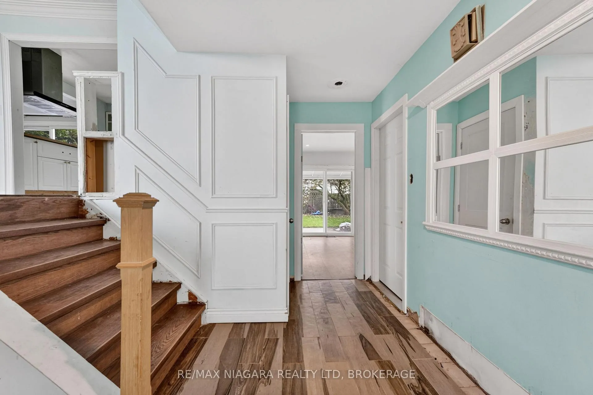 Photo 26 of 6 Collier Road N, Thorold, Thorold Downtown — HOMEH