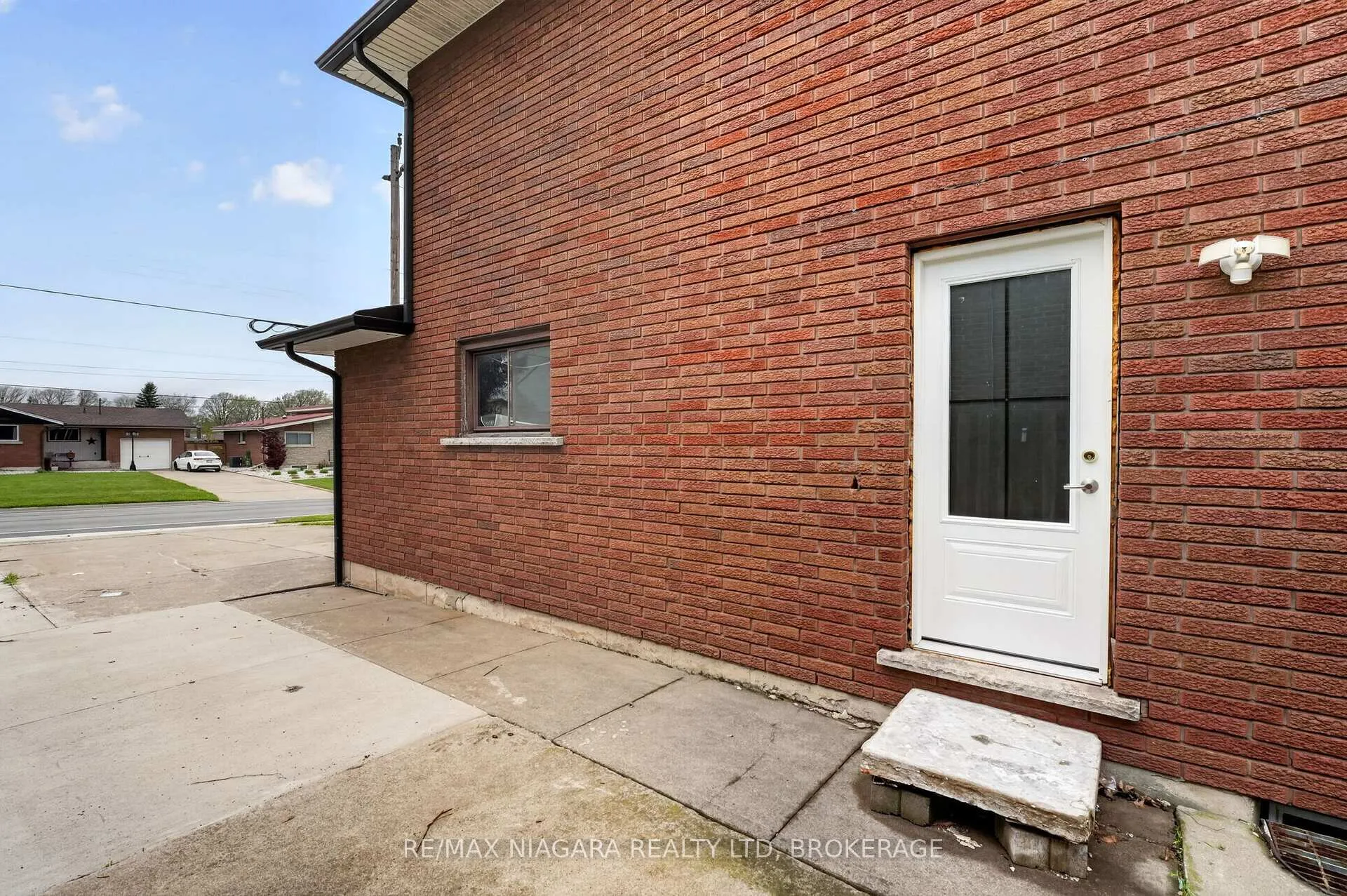 Photo 40 of 6 Collier Road N, Thorold, Thorold Downtown — HOMEH