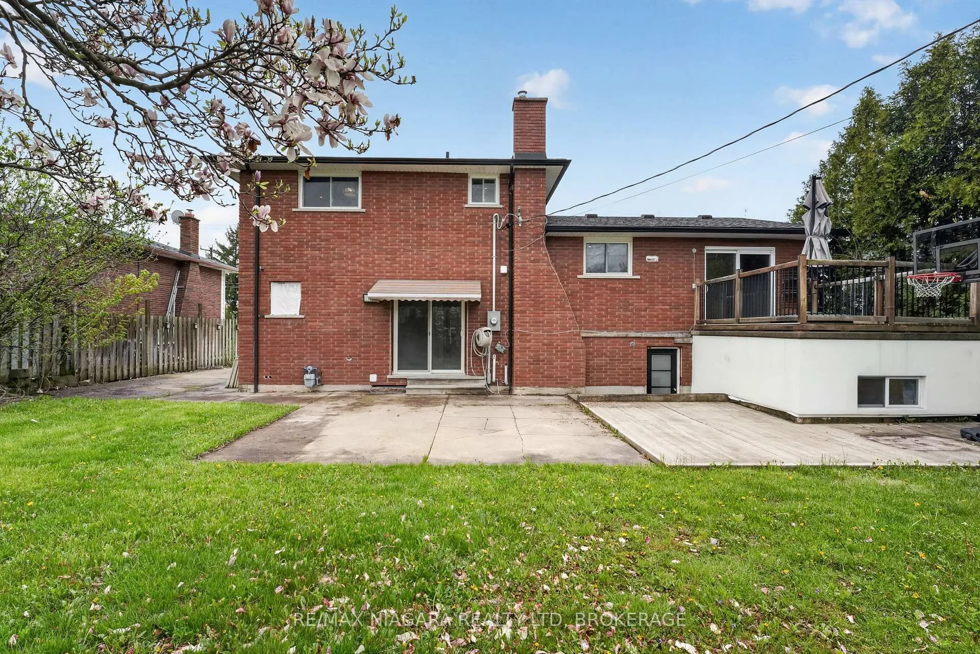 Photo 41 of 6 Collier Road N, Thorold, Thorold Downtown — HOMEH