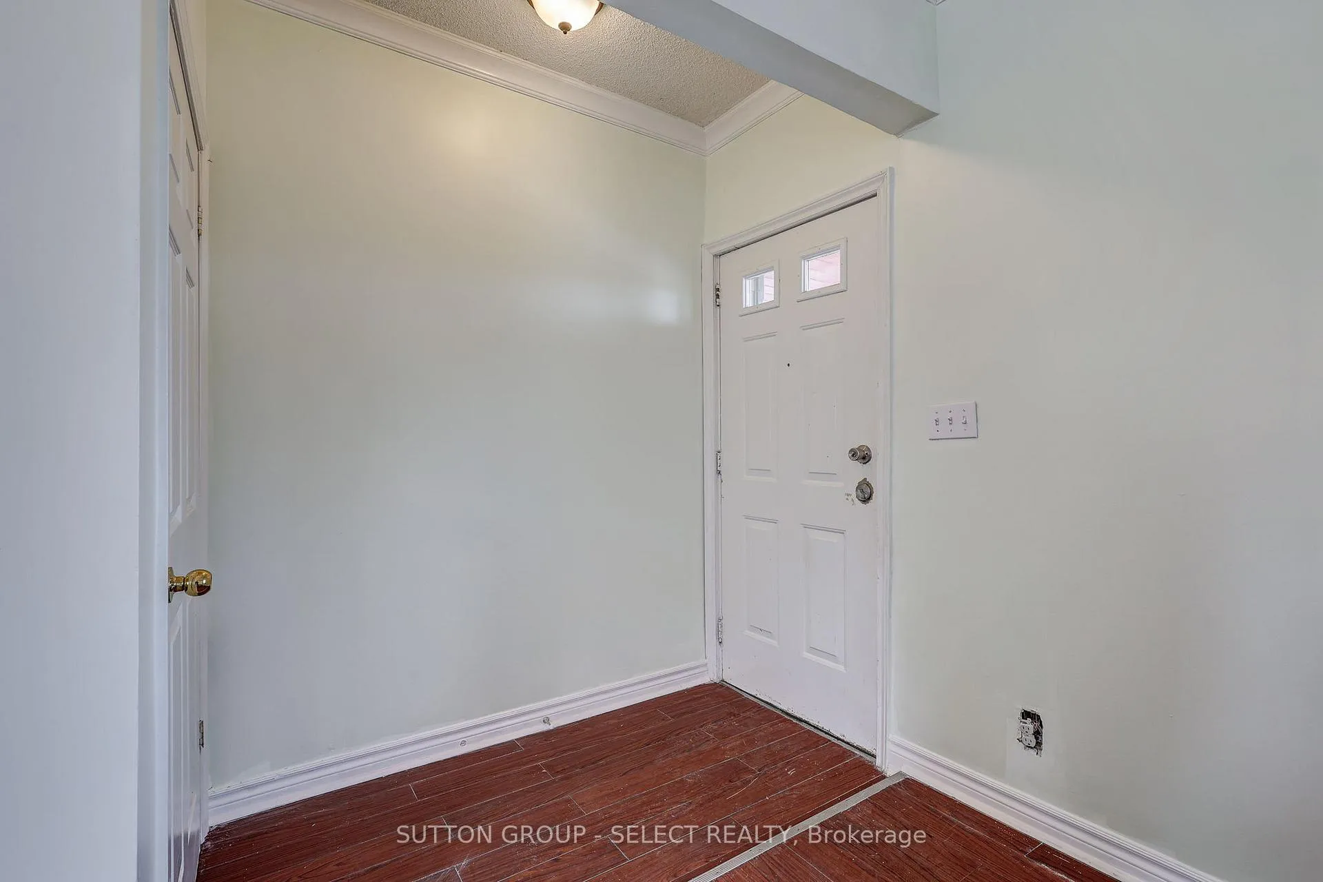 Photo 4 of 471 Burbrook Place, London, East G — HOMEH