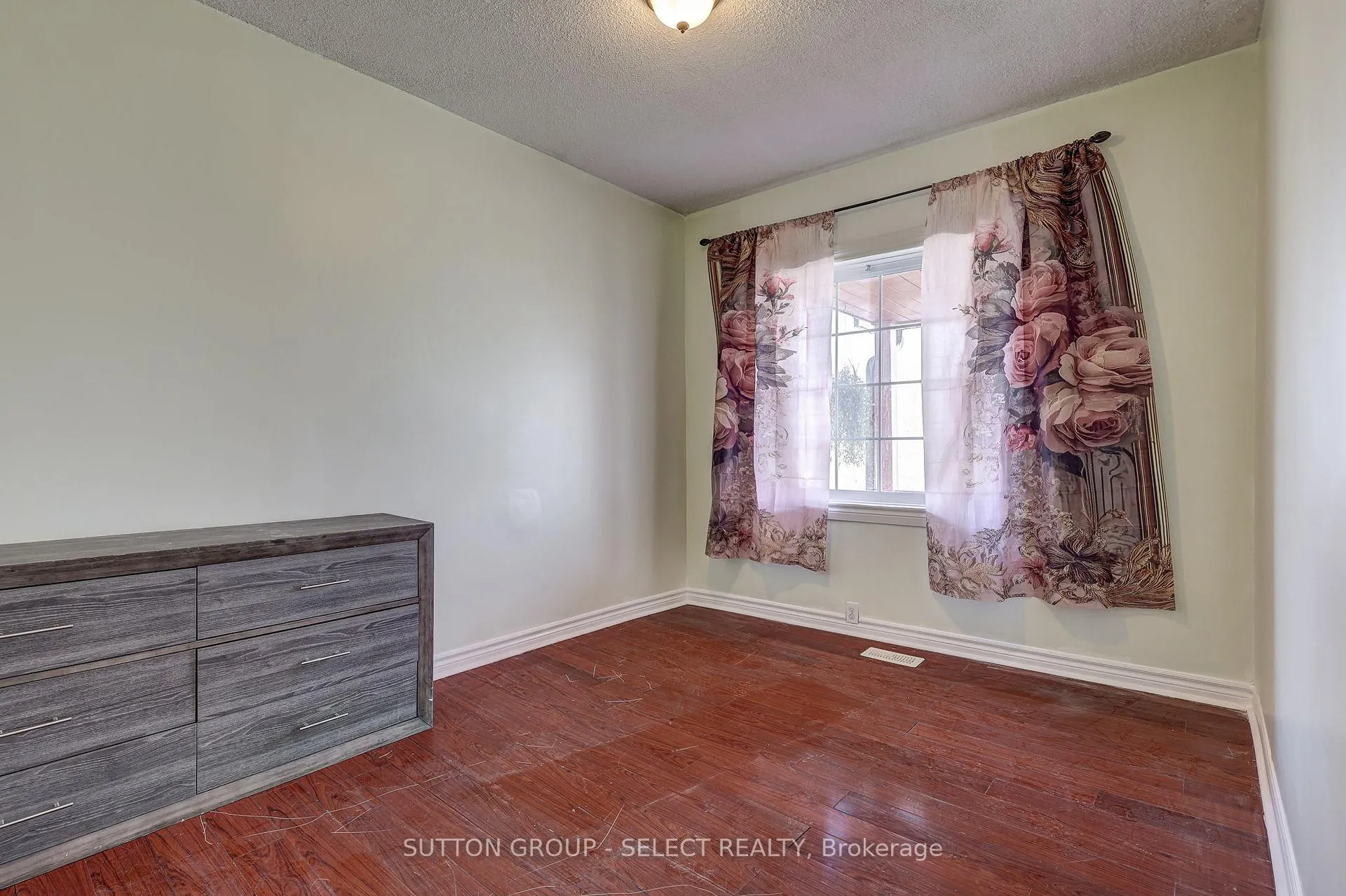 Photo 12 of 471 Burbrook Place, London, East G — HOMEH
