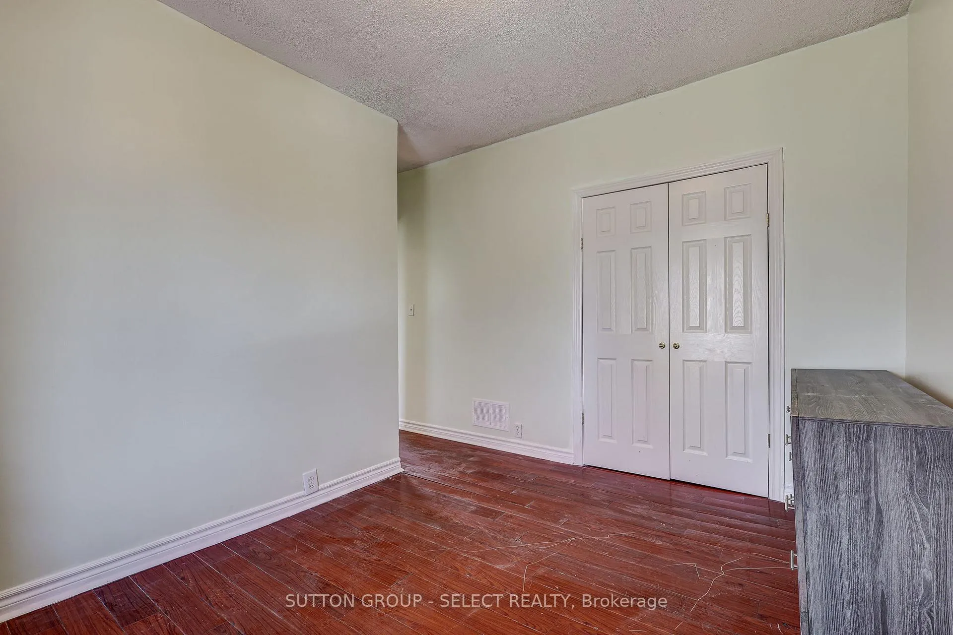 Photo 13 of 471 Burbrook Place, London, East G — HOMEH
