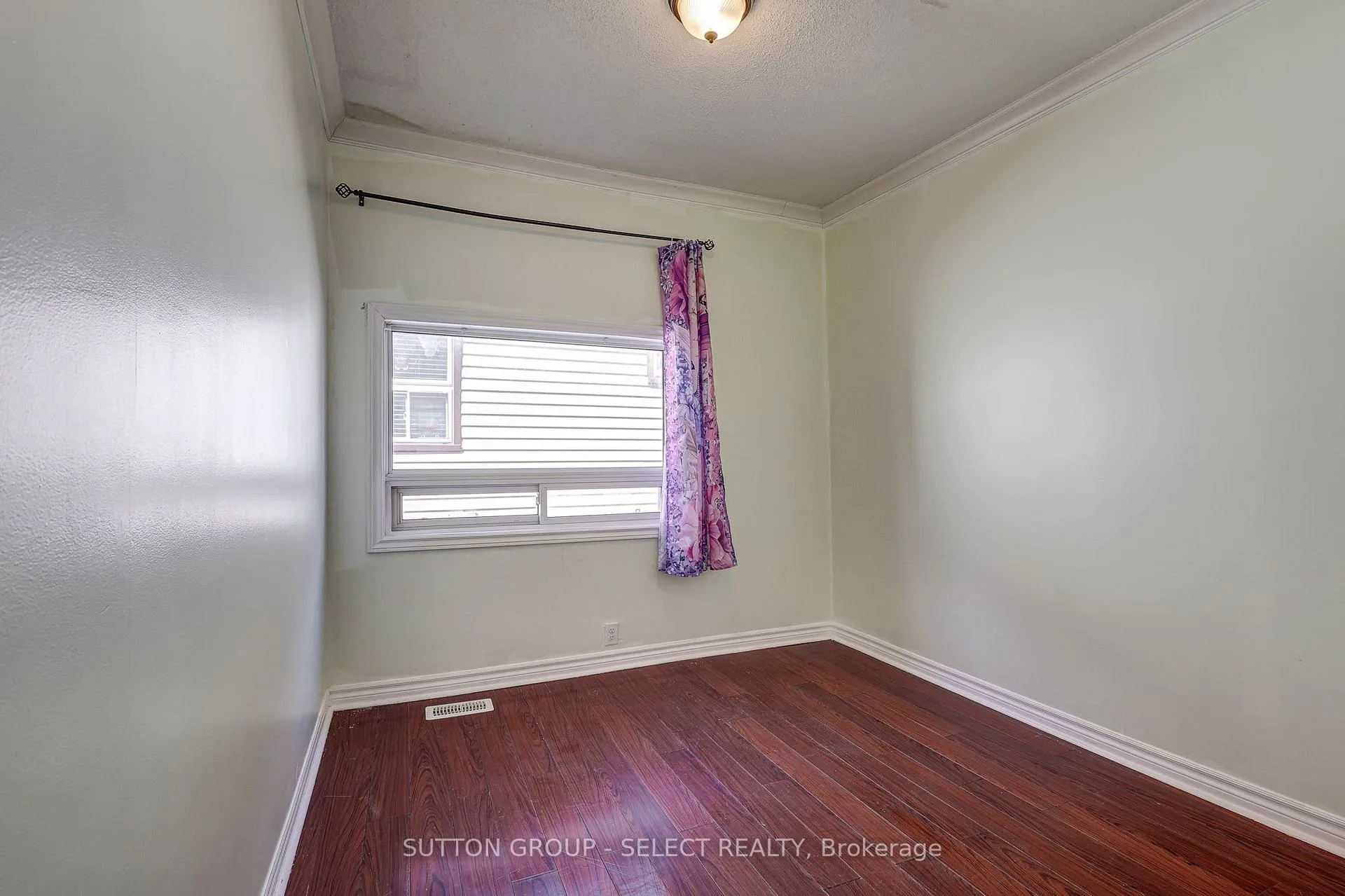 Photo 21 of 471 Burbrook Place, London, East G — HOMEH