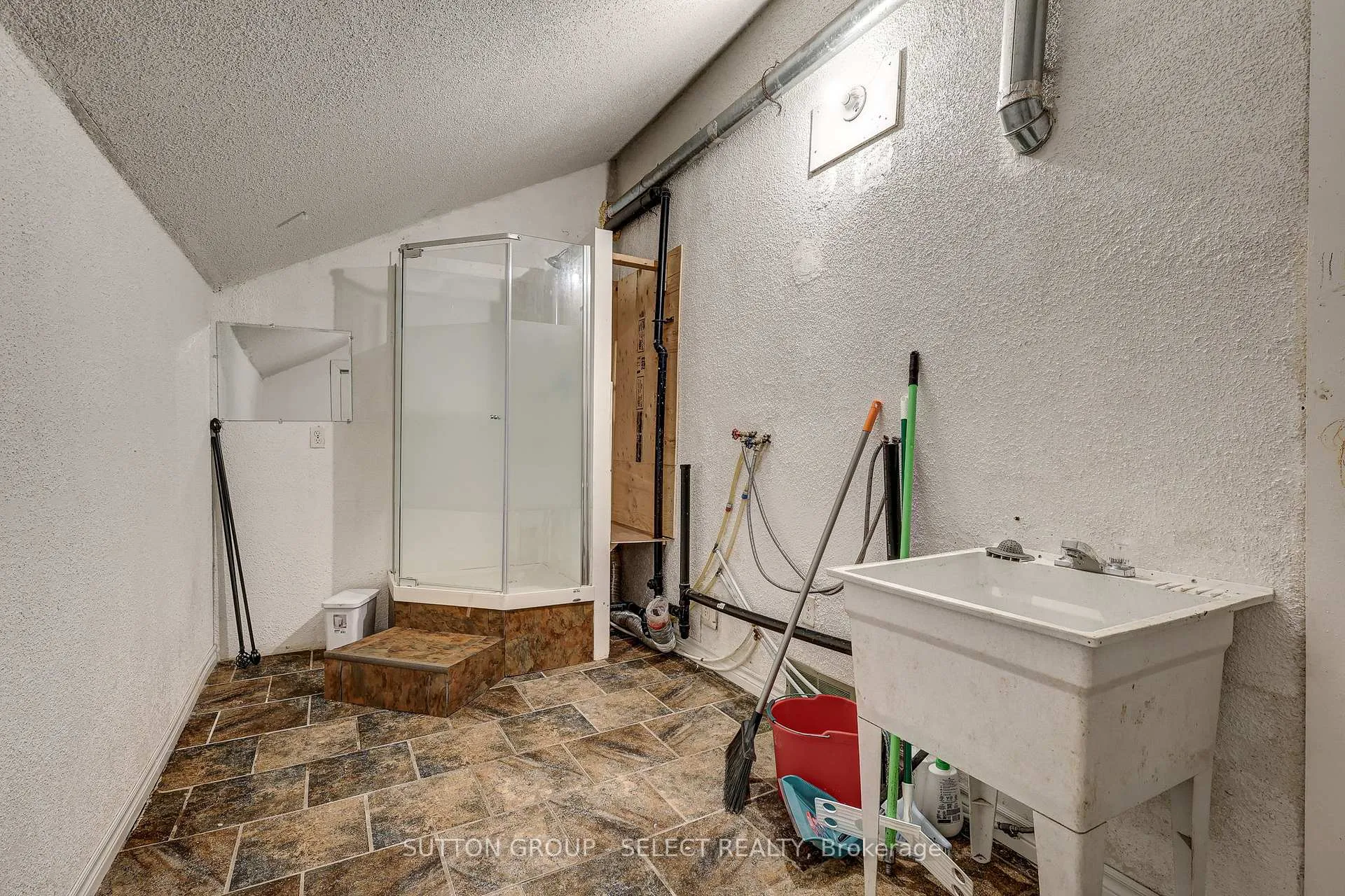 Photo 25 of 471 Burbrook Place, London, East G — HOMEH