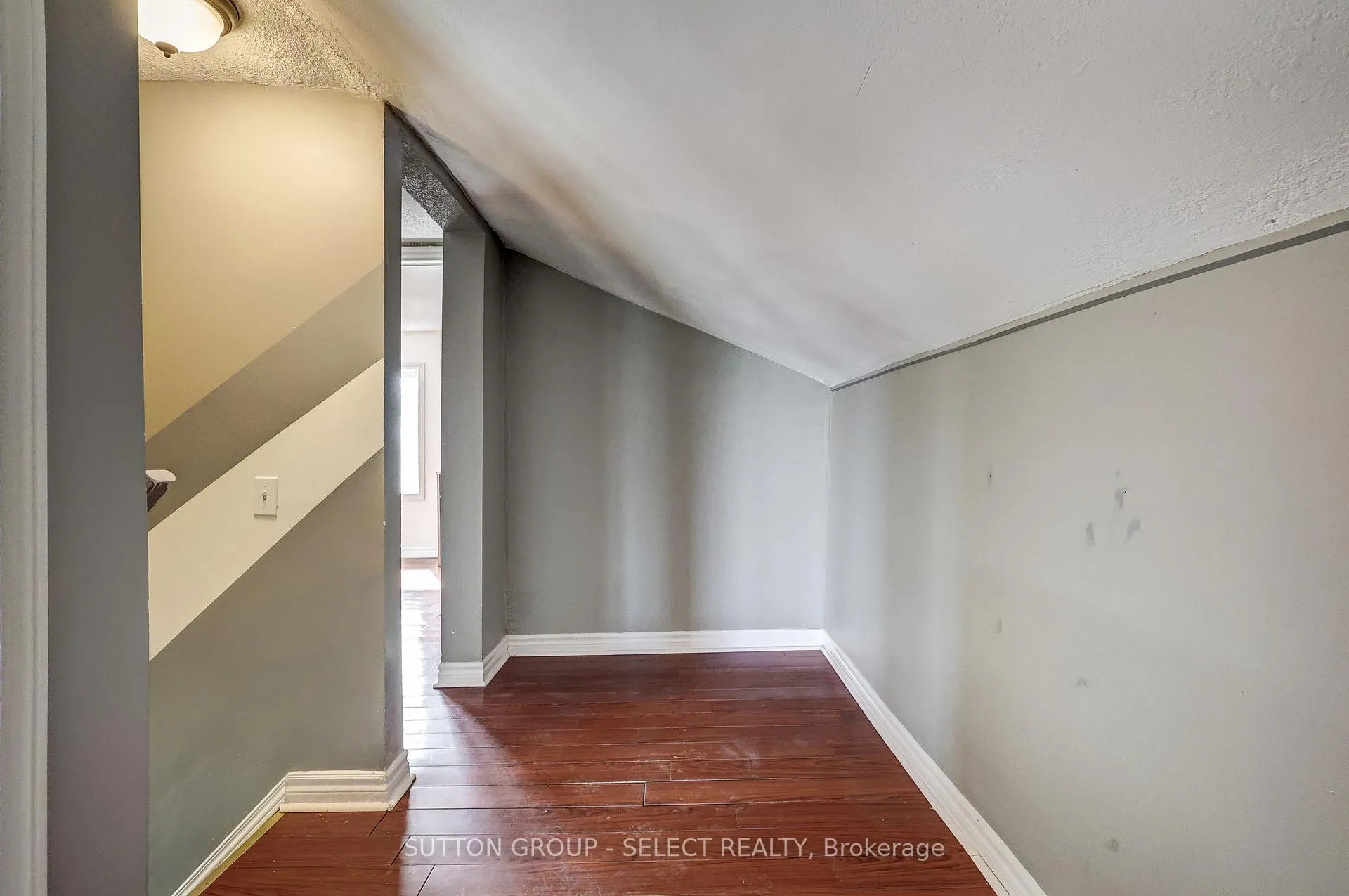 Photo 26 of 471 Burbrook Place, London, East G — HOMEH