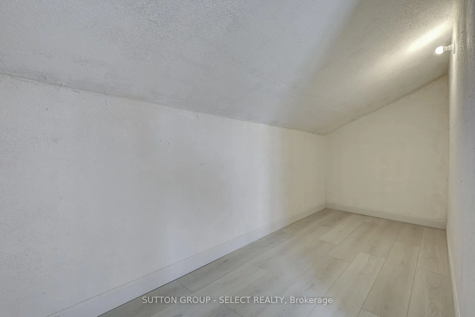 Photo 32 of 471 Burbrook Place, London, East G — HOMEH