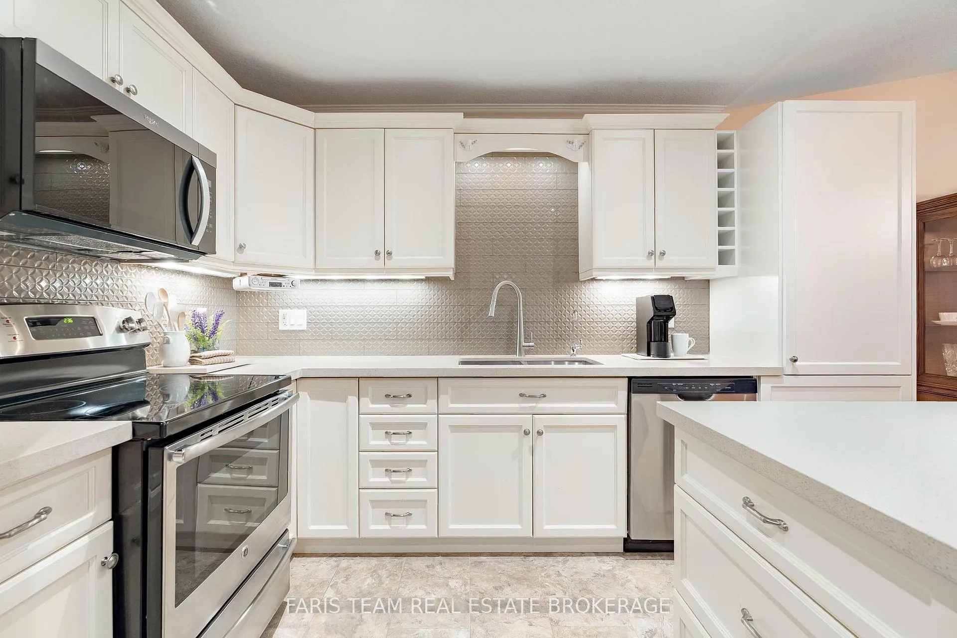 Photo 6 of 189 Greenway Drive, Wasaga Beach — HOMEH