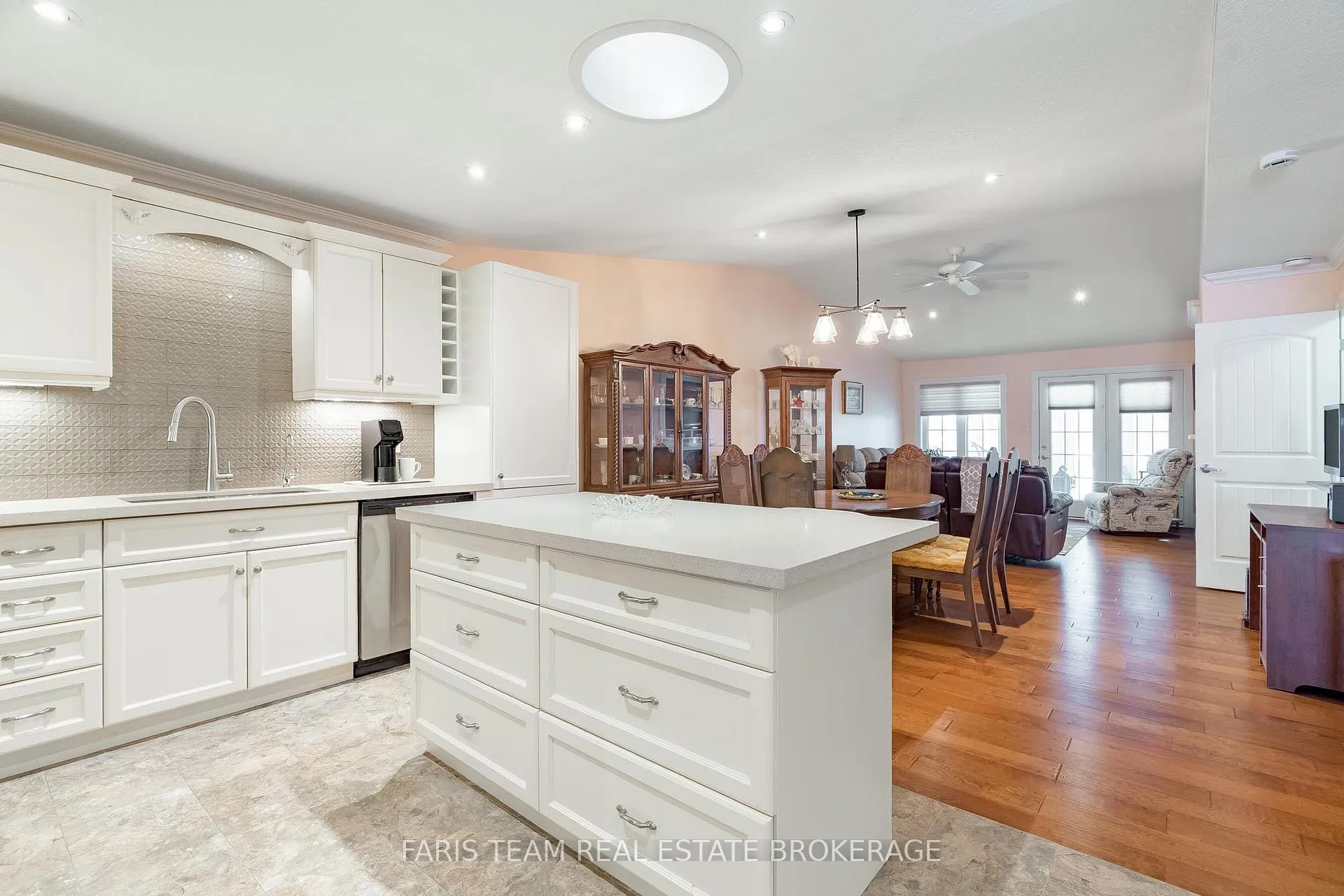 Photo 9 of 189 Greenway Drive, Wasaga Beach — HOMEH