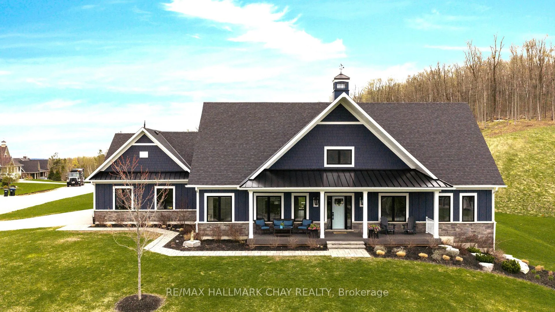 Photo 1 of 41 Thoroughbred Drive, Oro-Medonte, Rural Oro-Medonte — HOMEH