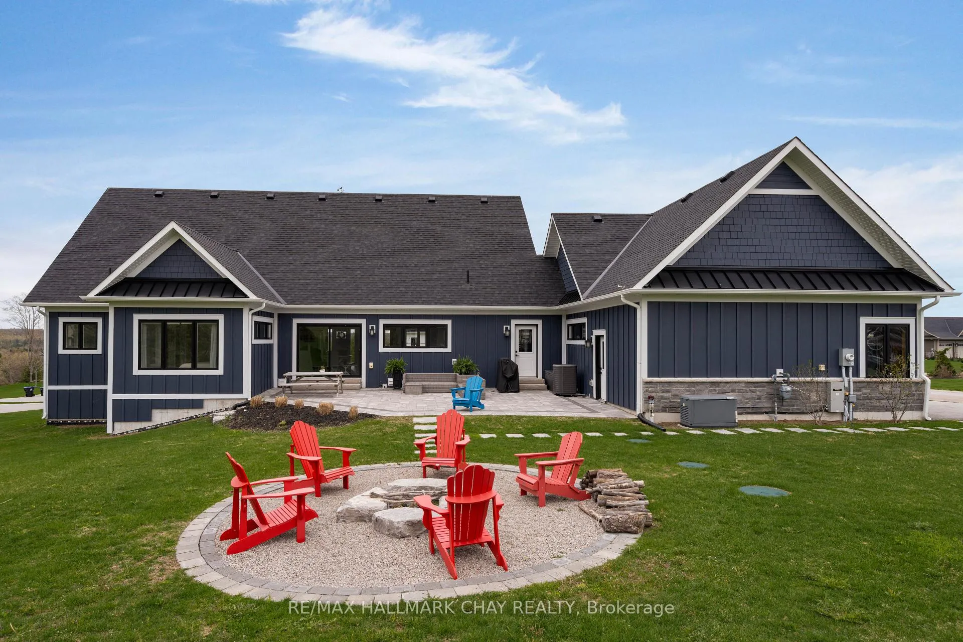 Photo 4 of 41 Thoroughbred Drive, Oro-Medonte, Rural Oro-Medonte — HOMEH