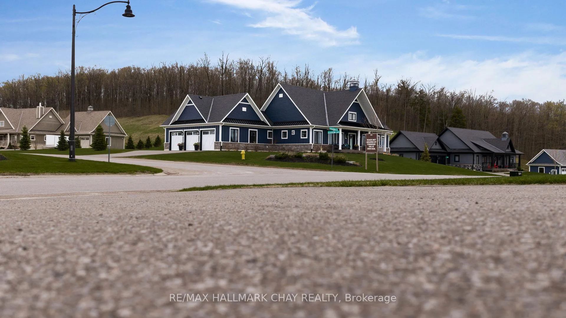 Photo 6 of 41 Thoroughbred Drive, Oro-Medonte, Rural Oro-Medonte — HOMEH