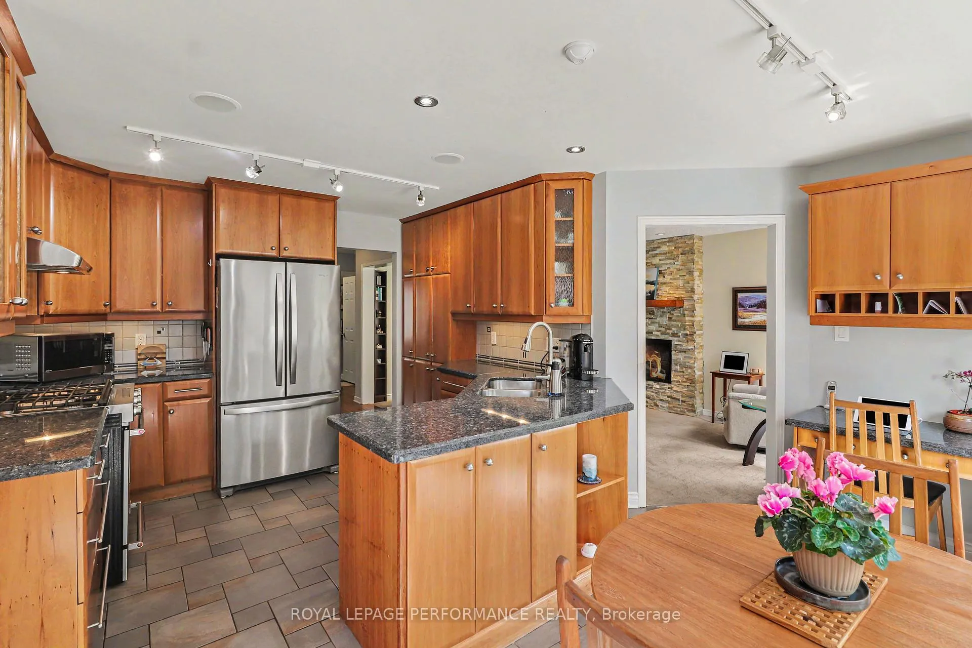 Photo 19 of 1625 Sunview Drive, Ottawa, Orleans/Sunridge — HOMEH