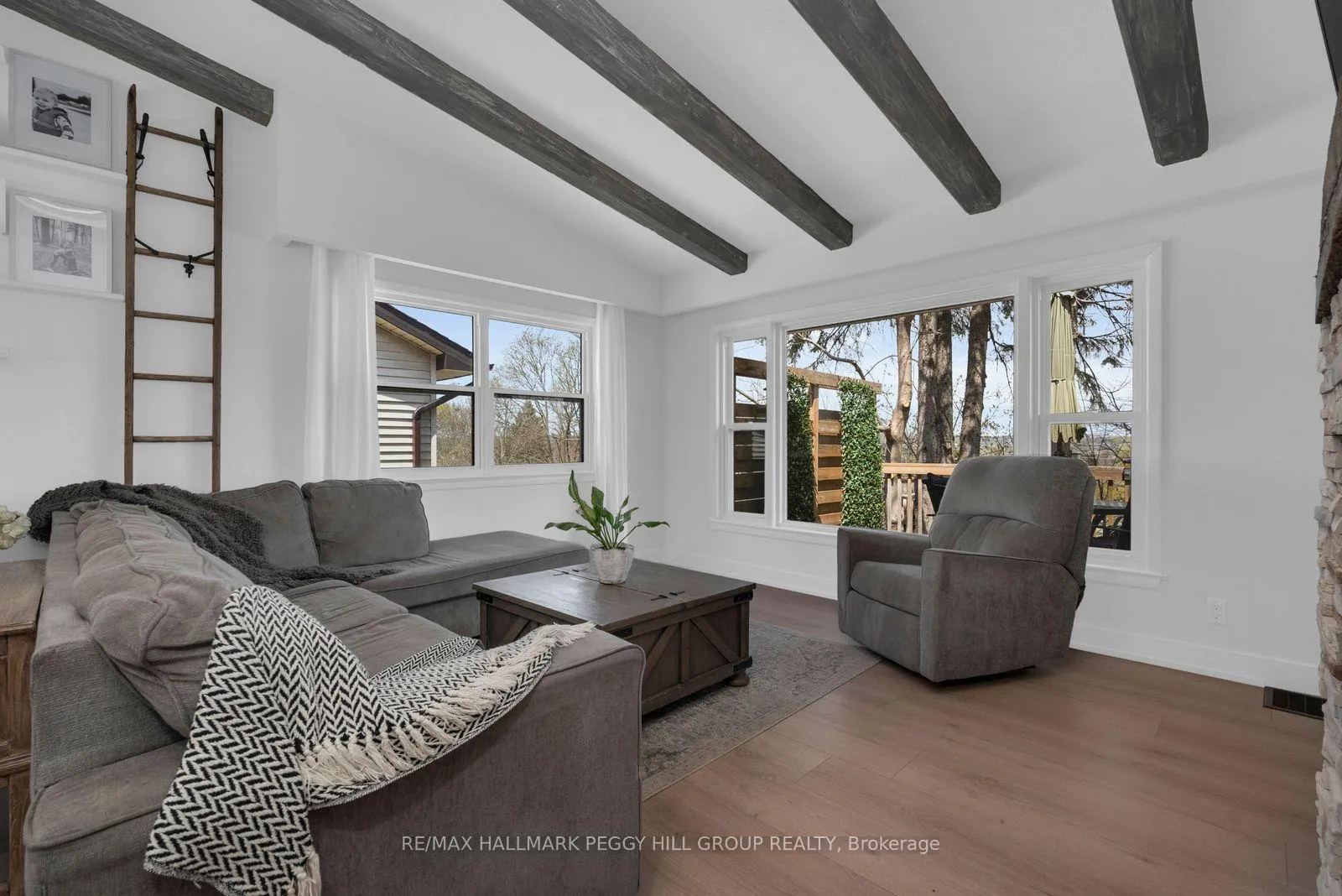 Photo 4 of 16 Murray Street, Barrie, Allandale Heights — HOMEH