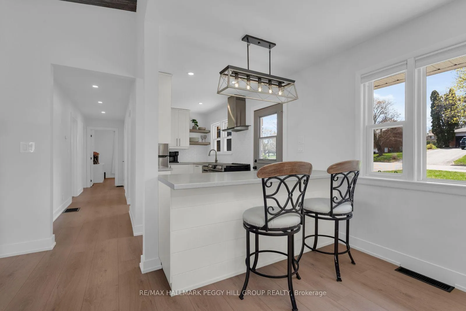 Photo 6 of 16 Murray Street, Barrie, Allandale Heights — HOMEH