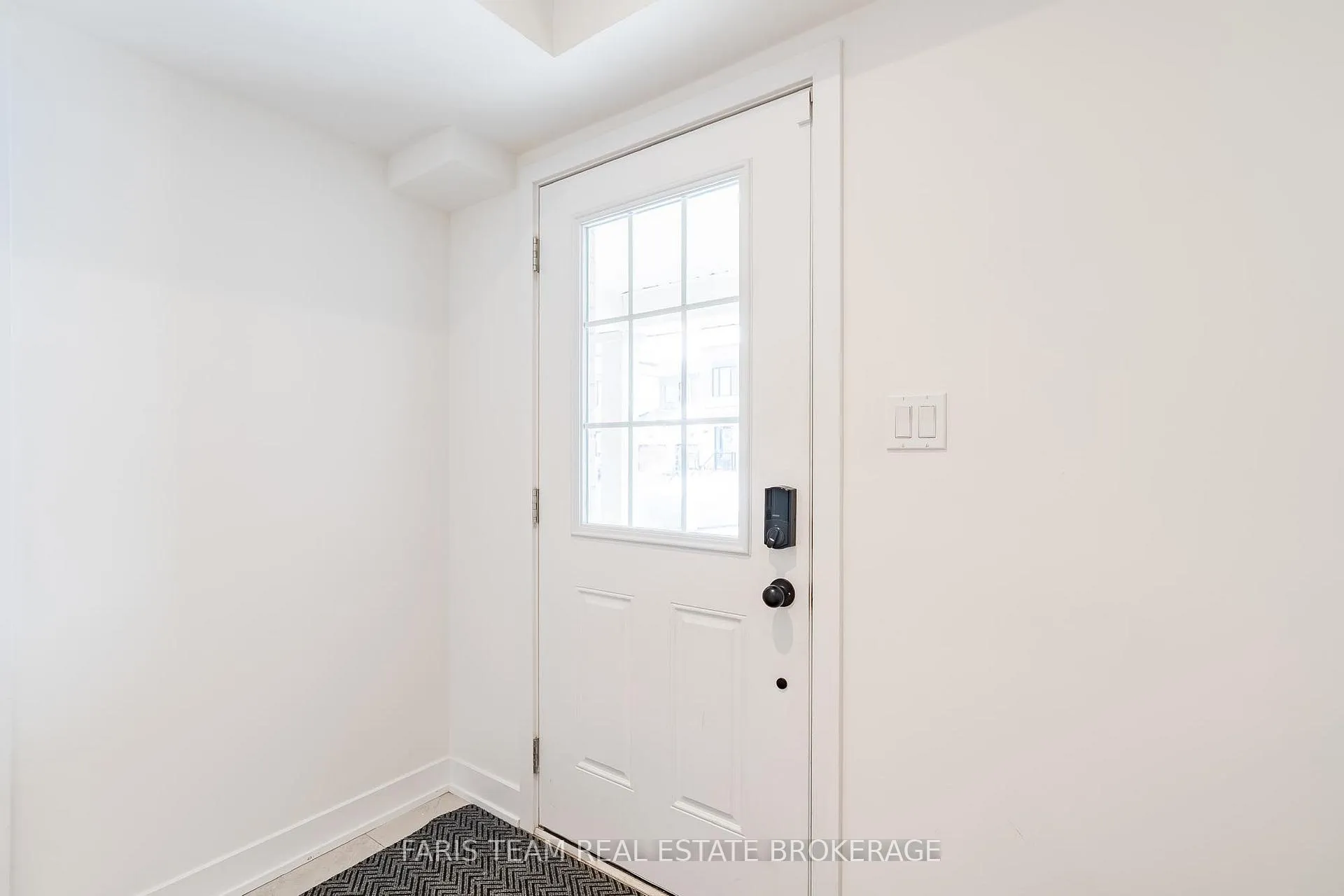 Photo 5 of 34 Hay Lane, Barrie, Rural Barrie Southeast — HOMEH