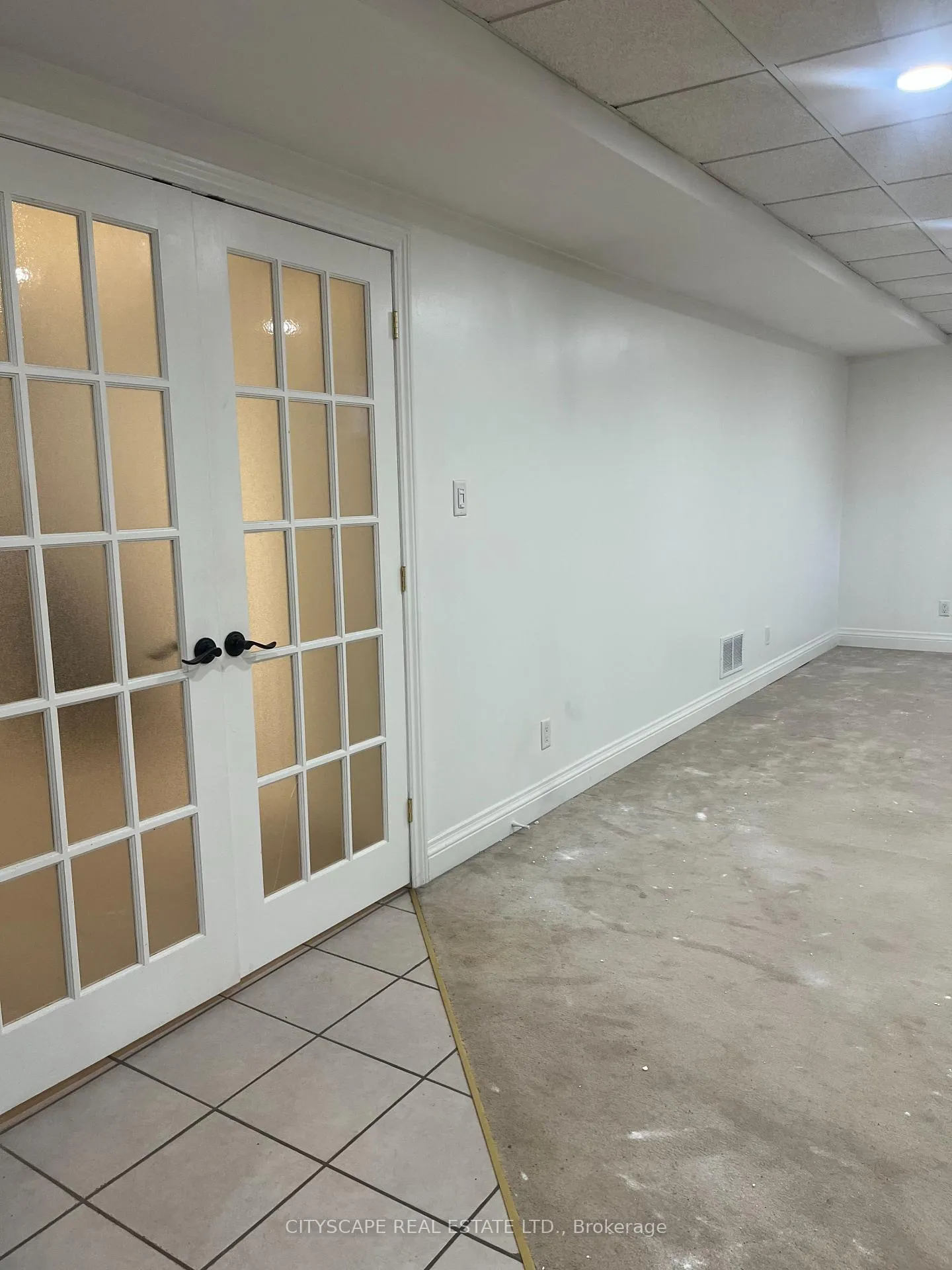 Photo 5 of Unit Bsmt, 74 Creanona Boulevard, Hamilton, Winona Park — HOMEH