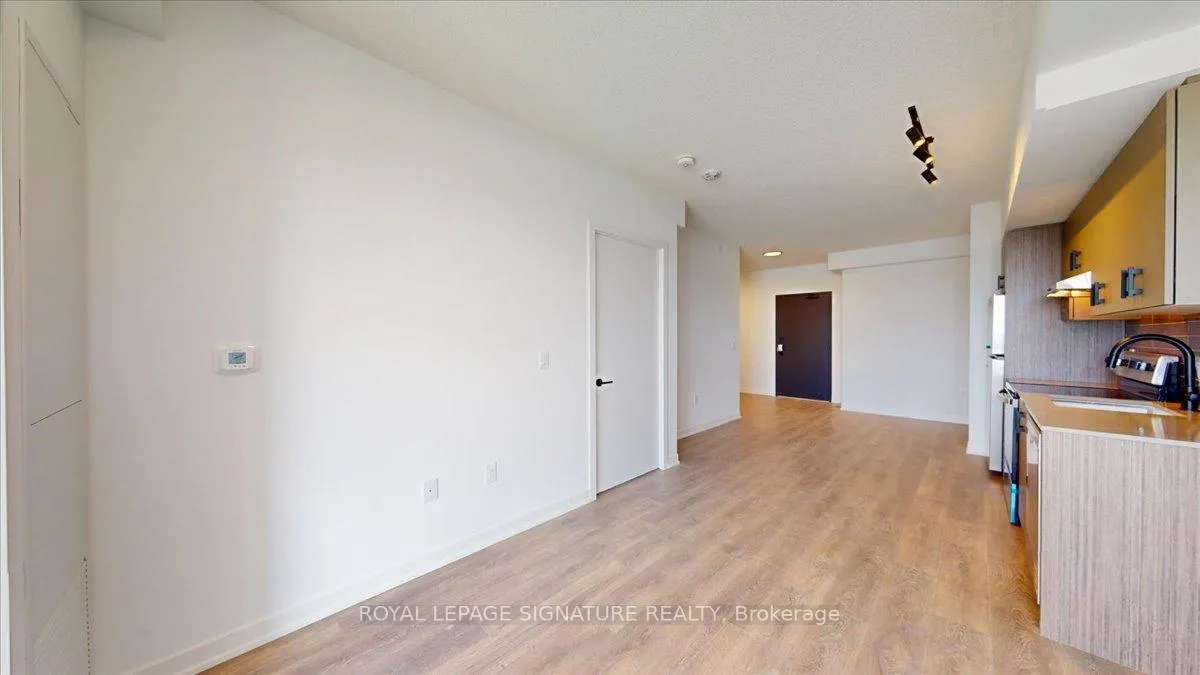 Photo 17 of Unit D1006, 4878 Powers Common, Burlington, Alton — HOMEH