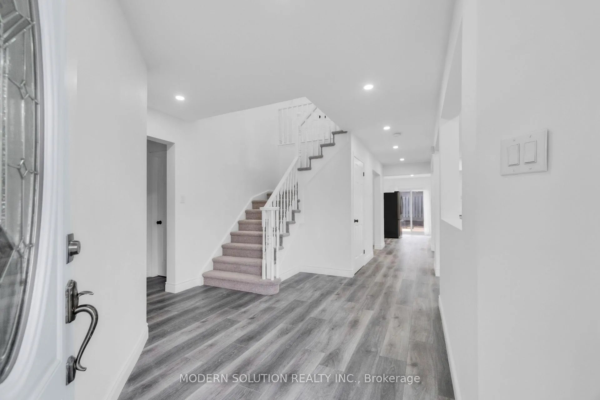 Photo 10 of 168 Fusilier Drive, Hamilton, Crerar — HOMEH