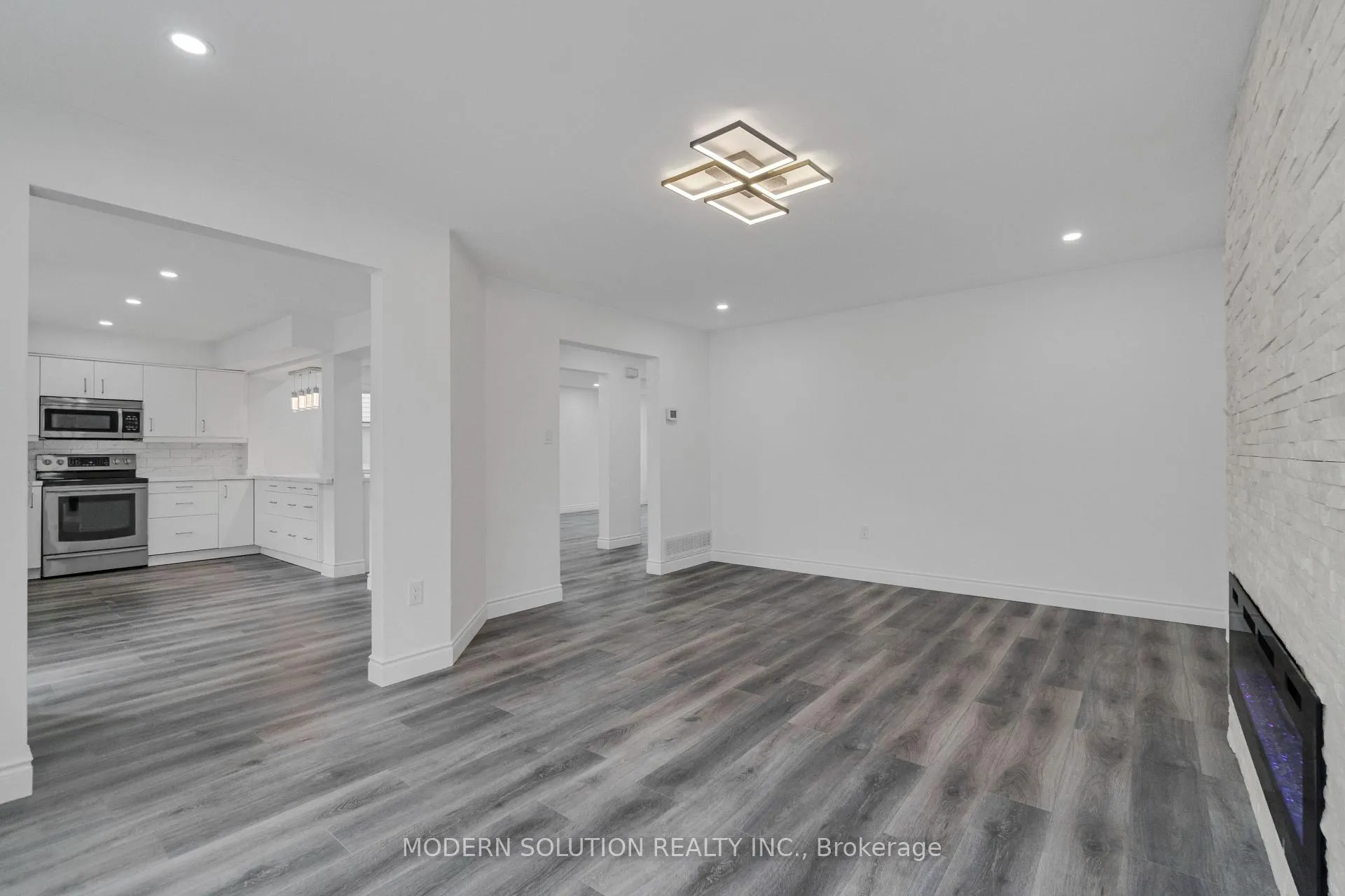 Photo 16 of 168 Fusilier Drive, Hamilton, Crerar — HOMEH