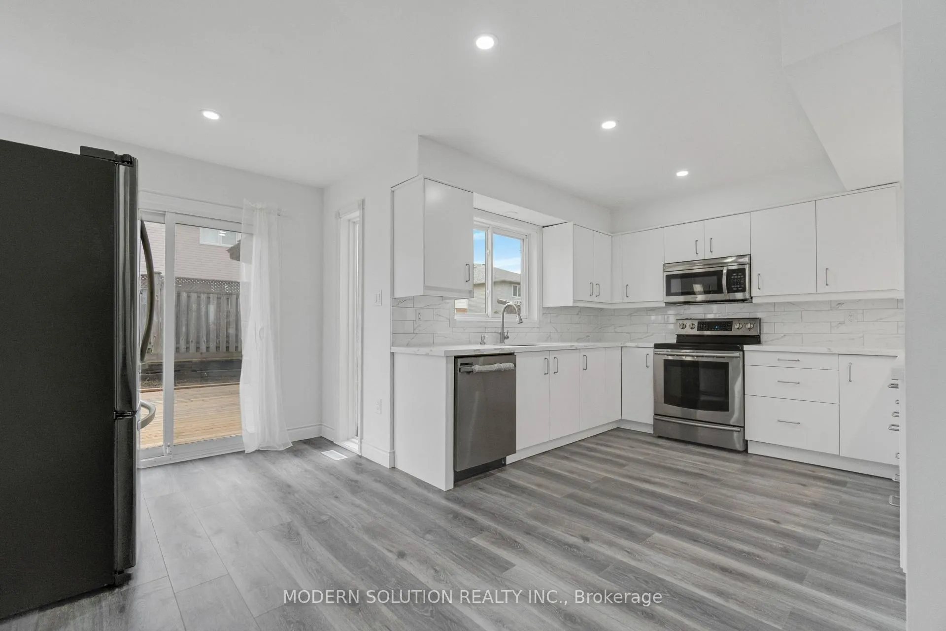 Photo 21 of 168 Fusilier Drive, Hamilton, Crerar — HOMEH