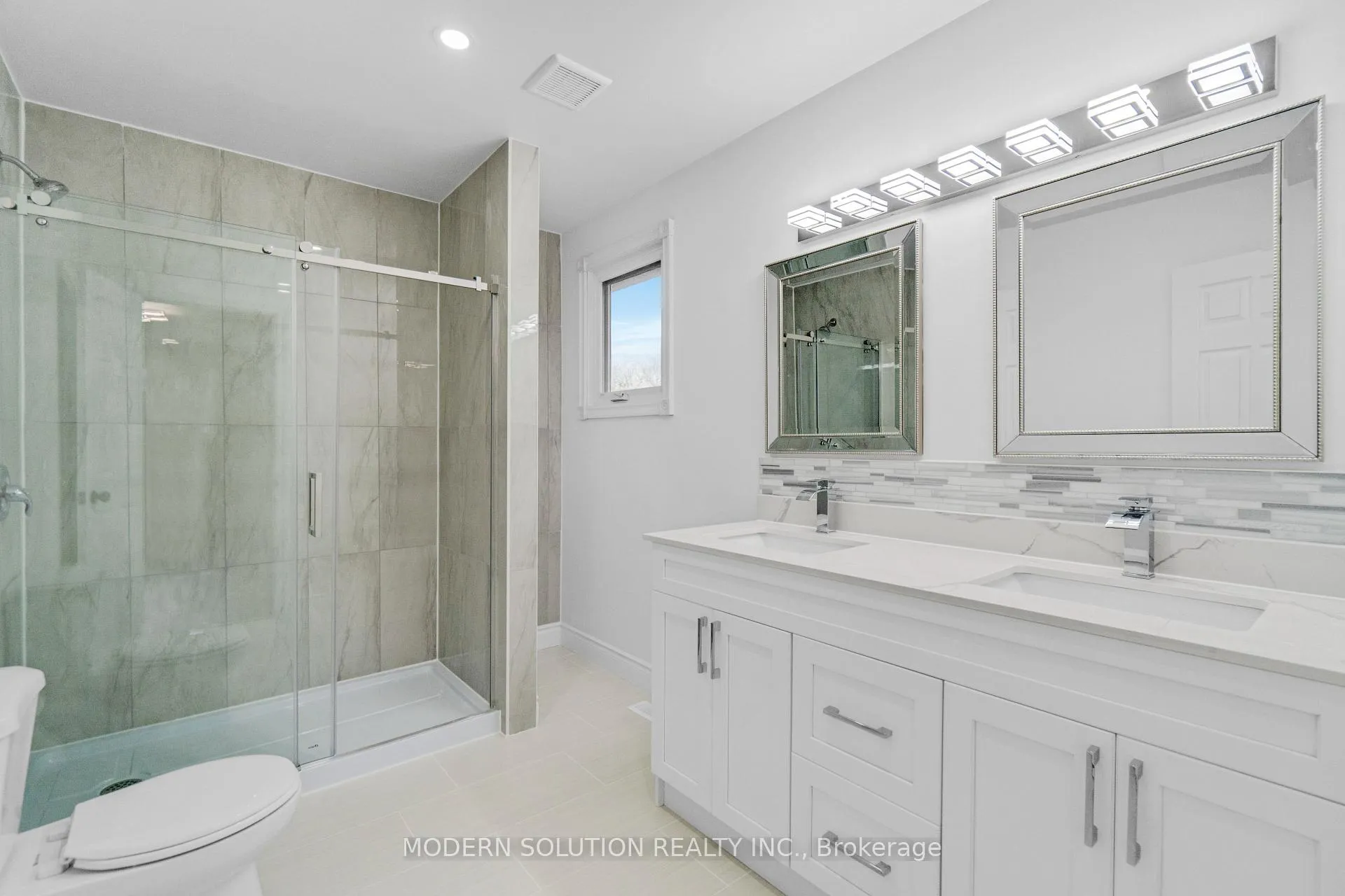 Photo 32 of 168 Fusilier Drive, Hamilton, Crerar — HOMEH