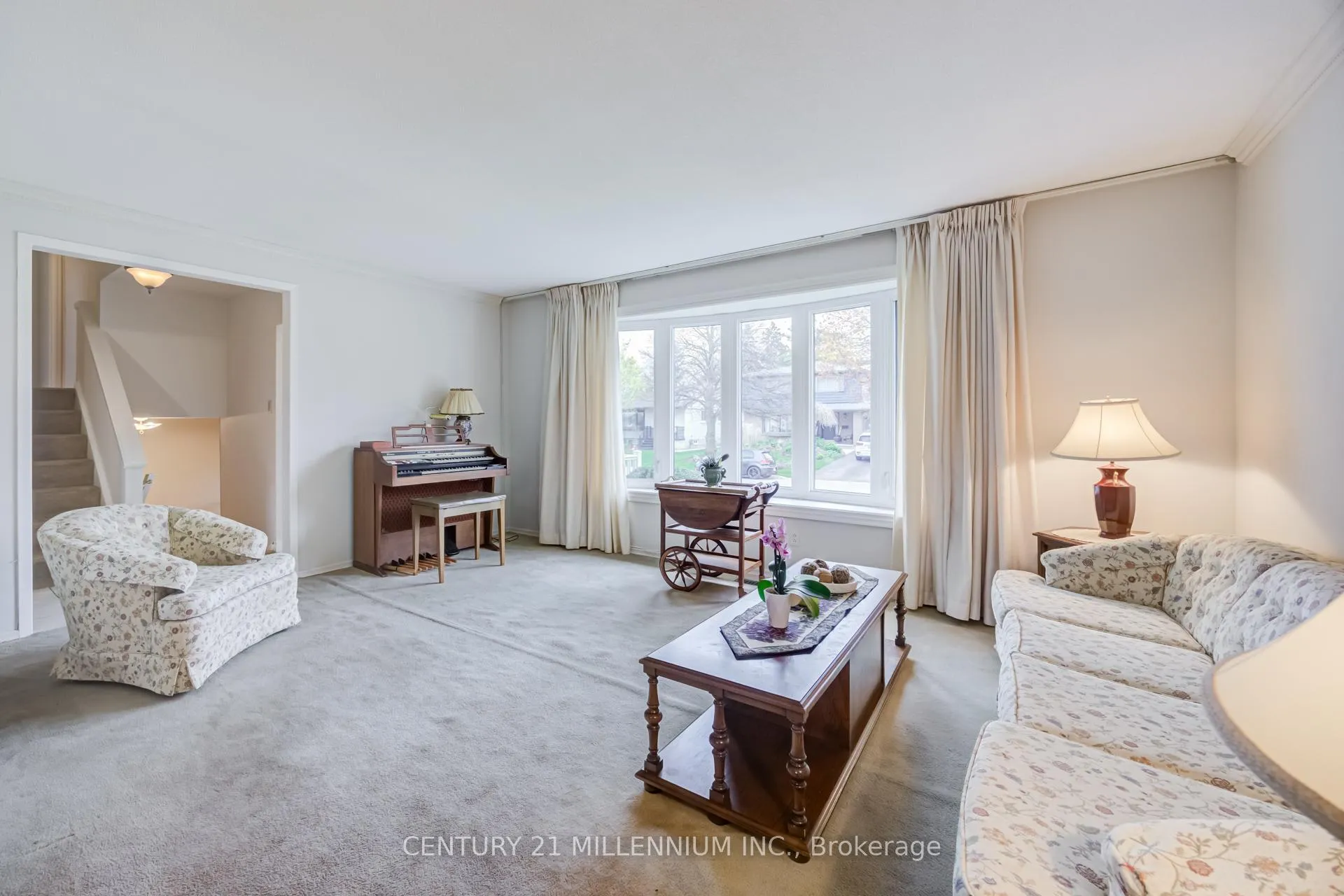 Photo 6 of 39 Greystone Crescent, Brampton, Brampton South — HOMEH
