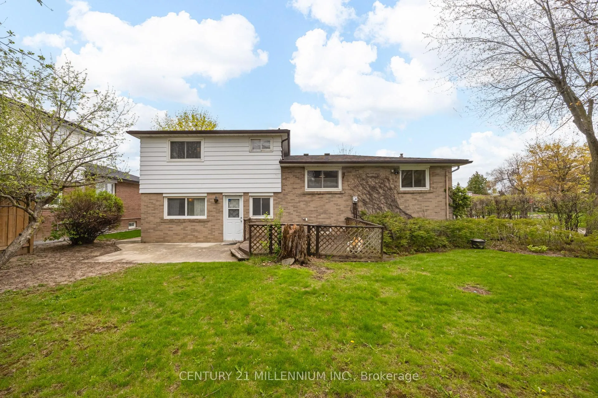 Photo 22 of 39 Greystone Crescent, Brampton, Brampton South — HOMEH